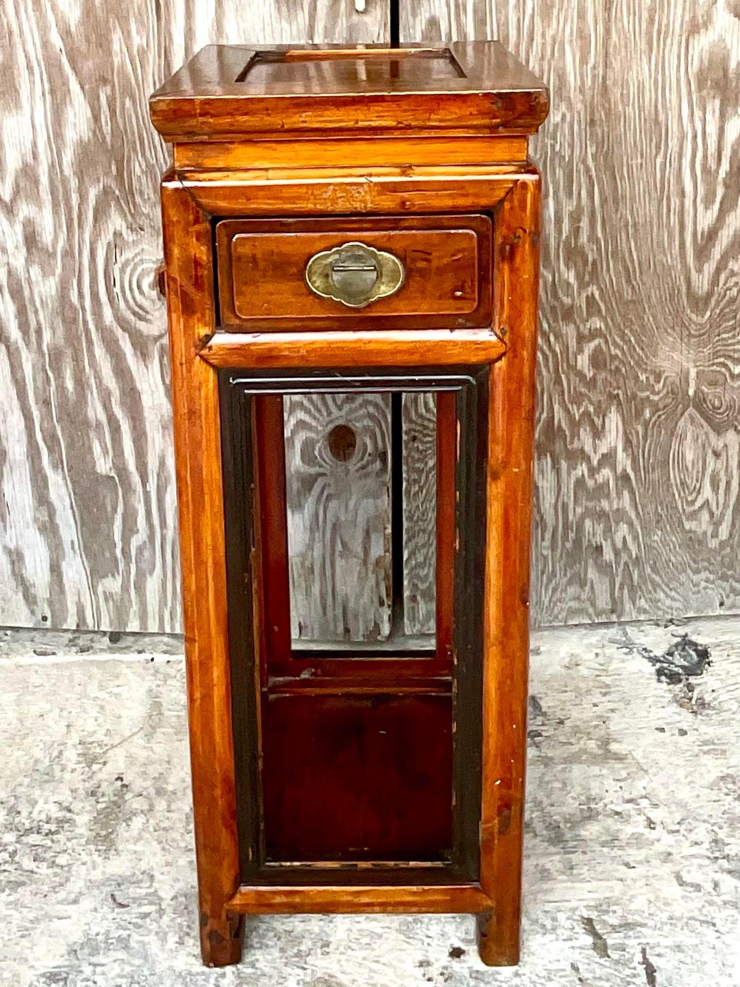 Vintage Asian Reclaimed Wood Medallion Pedestal im Zustand „Gut“ im Angebot in west palm beach, FL