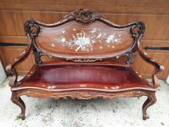 Loveseat asiatique vintage en bois de rose avec incrustation de nacre