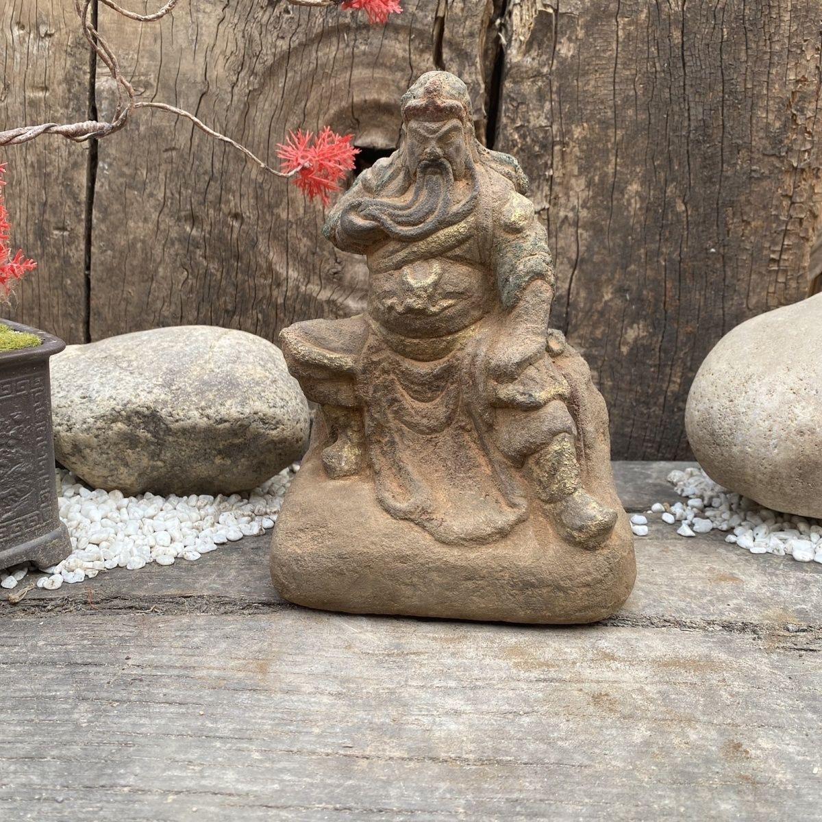 Vintage Asian Stone Carving General Guan Yu Statue In Fair Condition For Sale In 景德镇市, CN