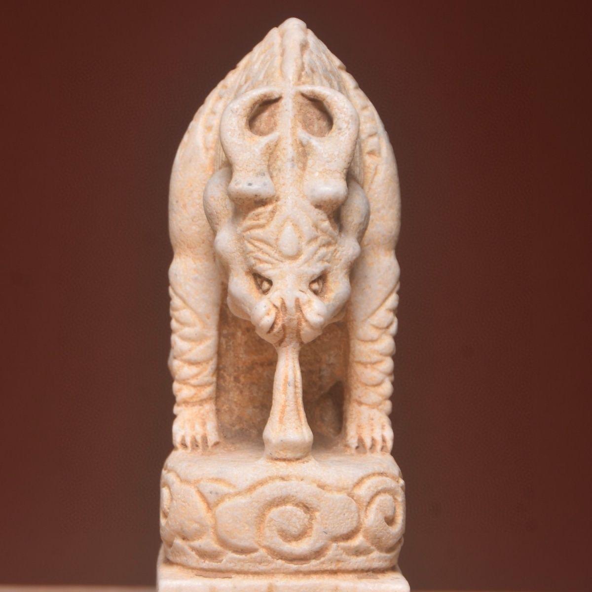 20th Century Vintage Asian Stone Carving Water-Absorbing Guardian Beasts Pair For Sale