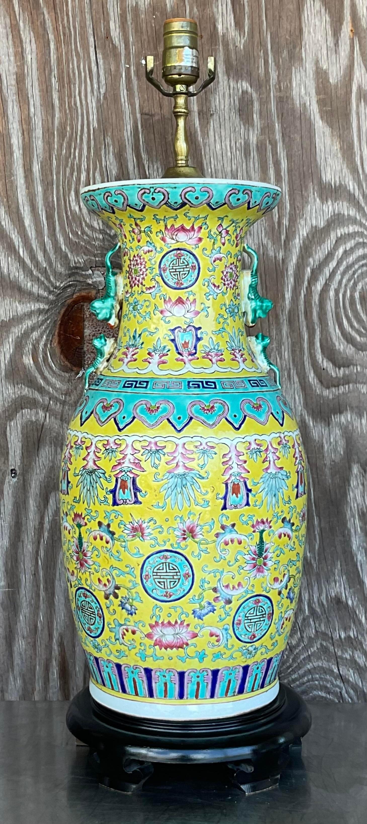 Asiatische Vintage-Tischlampe (amerikanisch) im Angebot