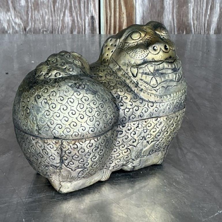 Caja vintage asiática de metal labrado Foo Dog 1