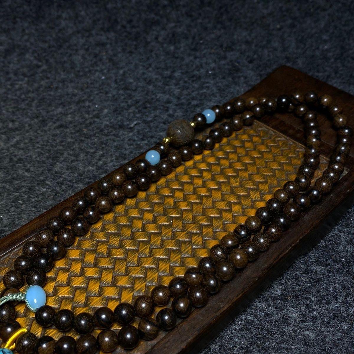 19th Century Vintage Asian Wood 108 Beads Necklace with Carving Dragon Buddha Plaque For Sale
