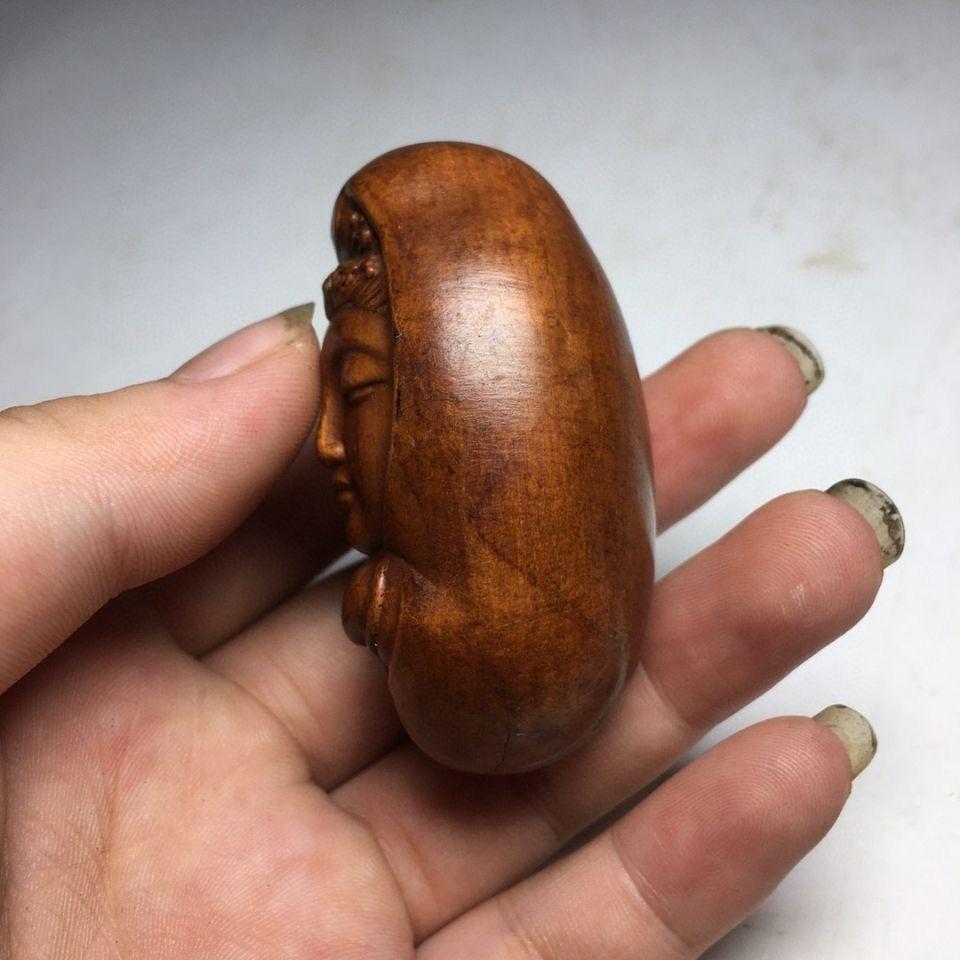 Vintage Asian Wood Carving Guan Yin Buddha Handheld Ornament In Fair Condition For Sale In 景德镇市, CN
