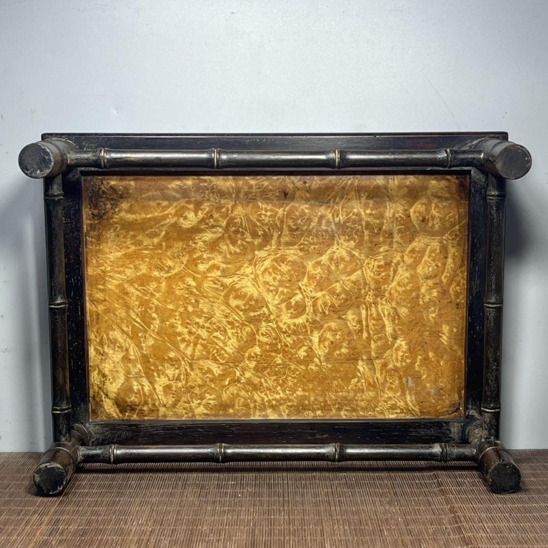 Asiatischer Holz-Teetisch im Vintage-Stil mit goldenem Camphor-Paneel im Angebot 2
