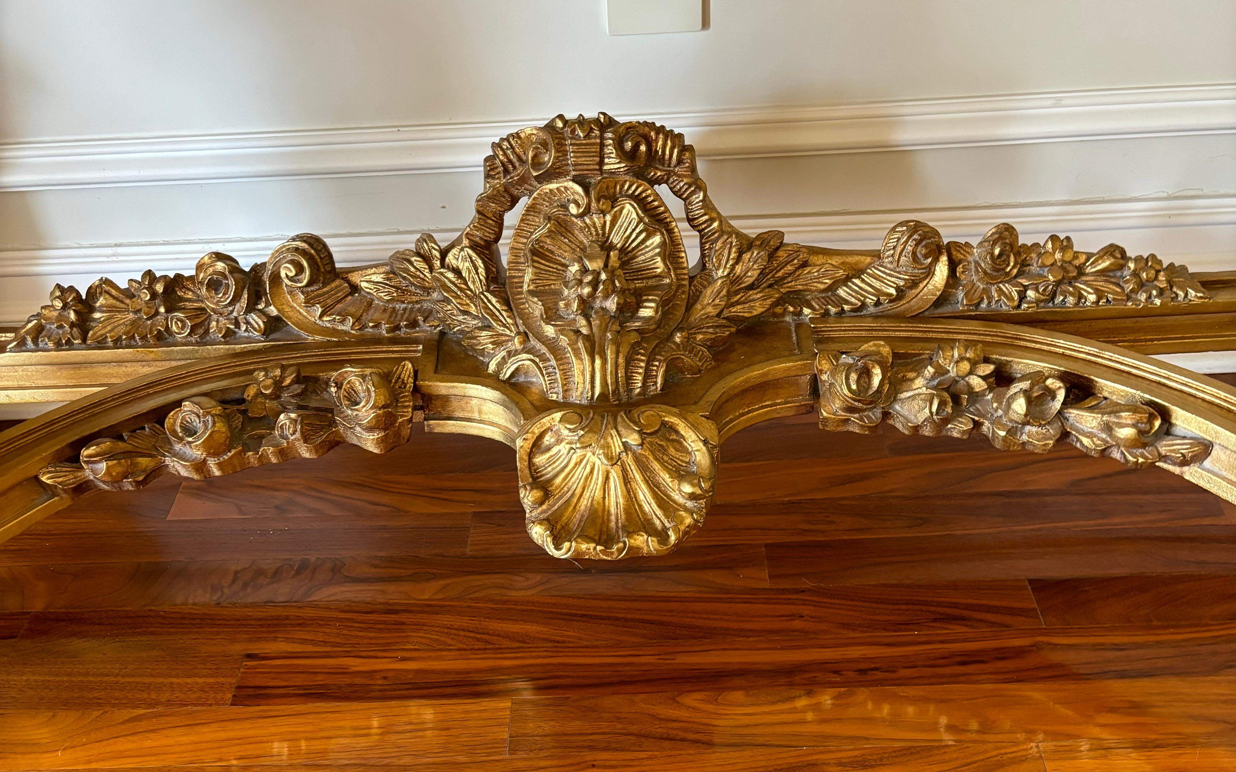 Italian Vintage Asnaghi Interiors Carved Giltwood Console Table With Polished Marble Top For Sale
