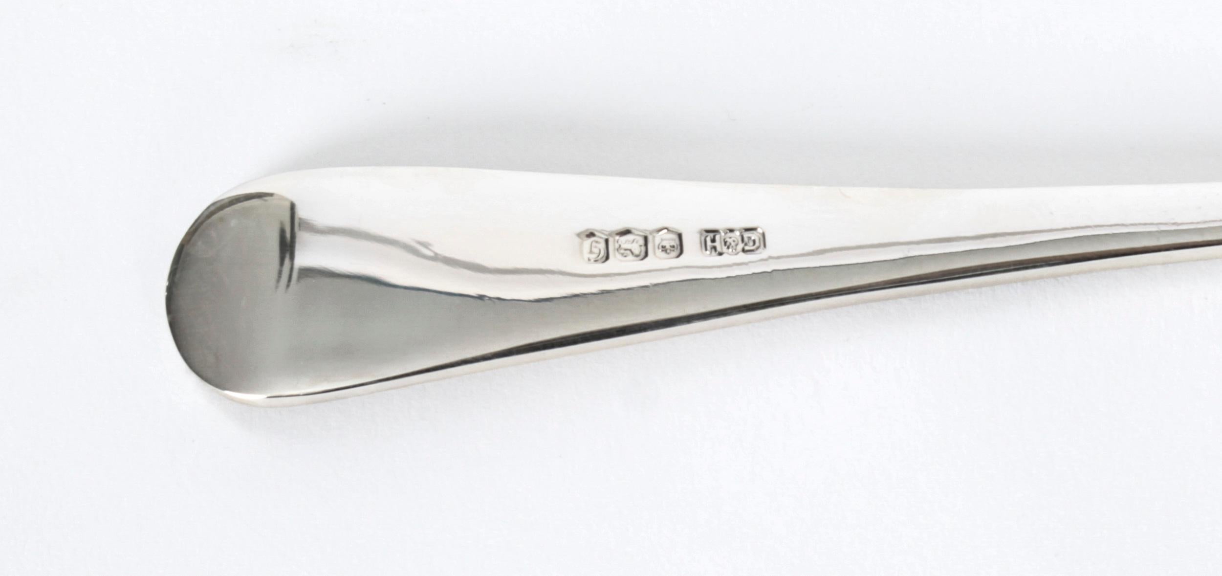 Late 20th Century Vintage Asprey 12 Place Canteen Sterling Silver Cutlery Dated 1974, 20th C