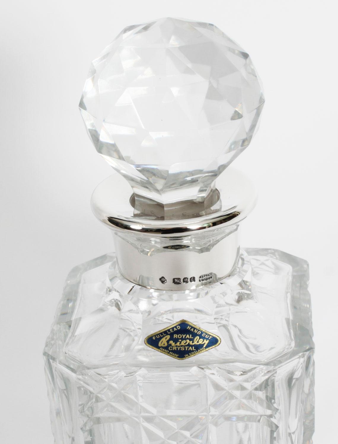 Decantador vintage Asprey & Co de cristal tallado montado en plata de ley Siglo XX siglo XX en venta