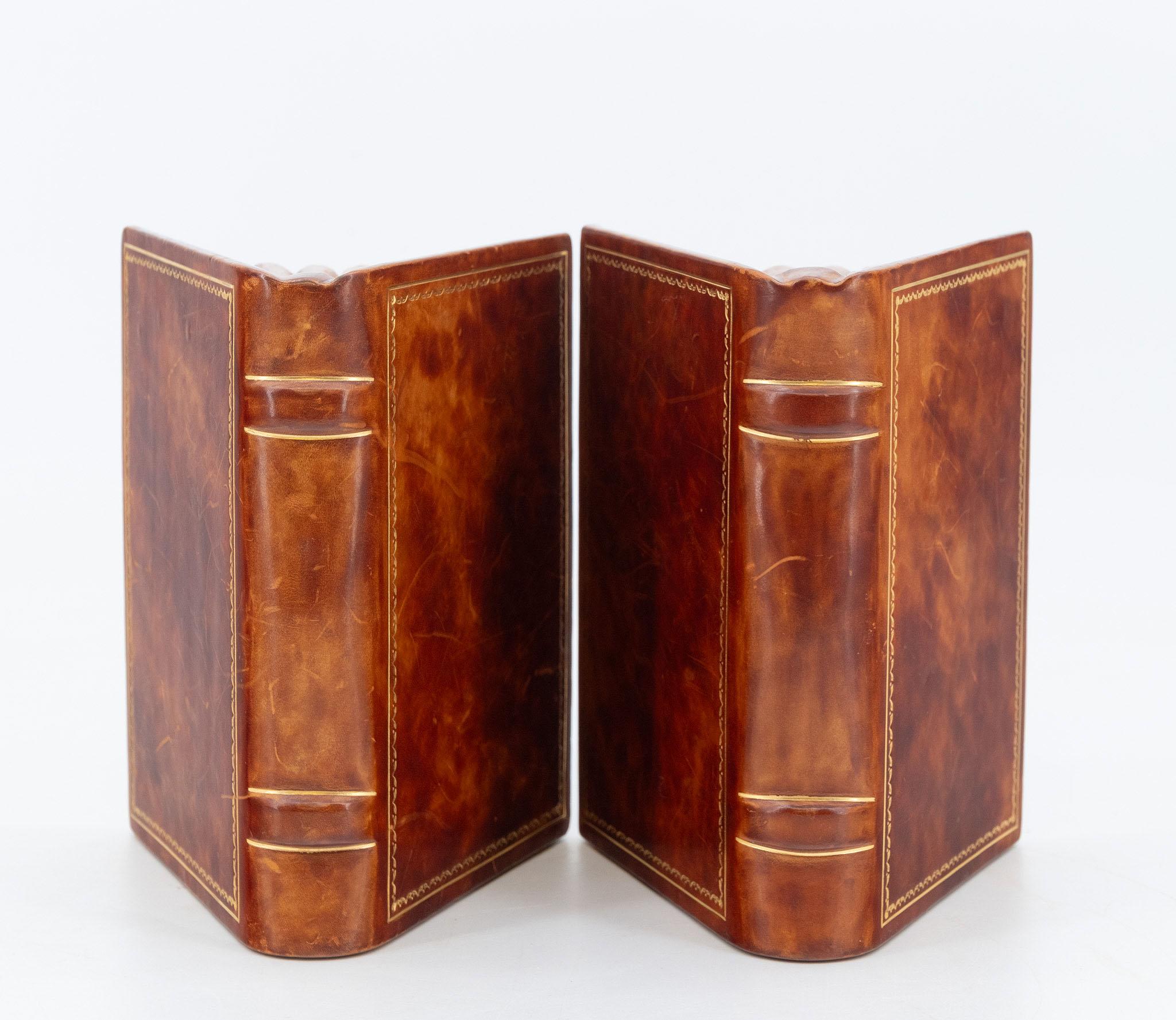 Reggilibri d'epoca Asprey & Co in pelle e dorati, modellati come libri aperti In condizioni buone in vendita a Norwich, GB