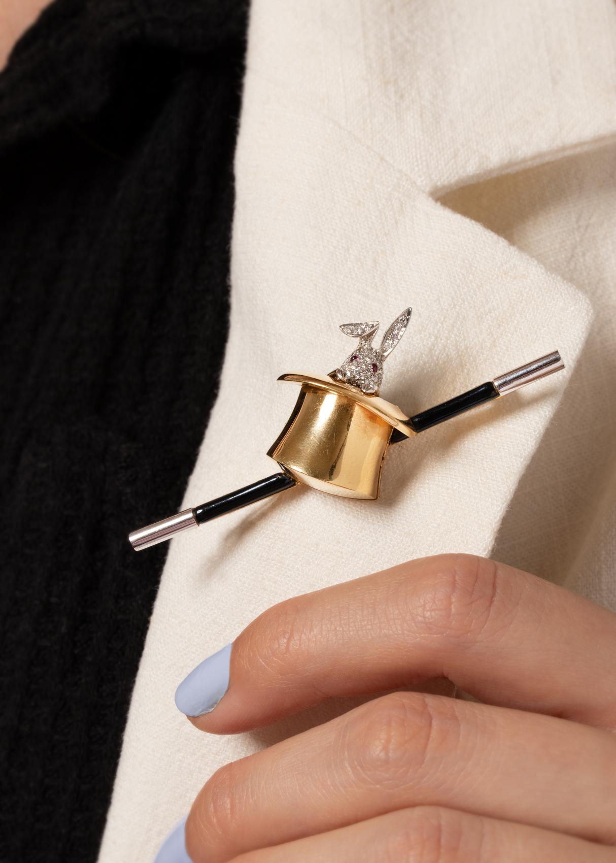 Round Cut Vintage Asprey Rabbit in a Hat Brooch, c.1980s For Sale