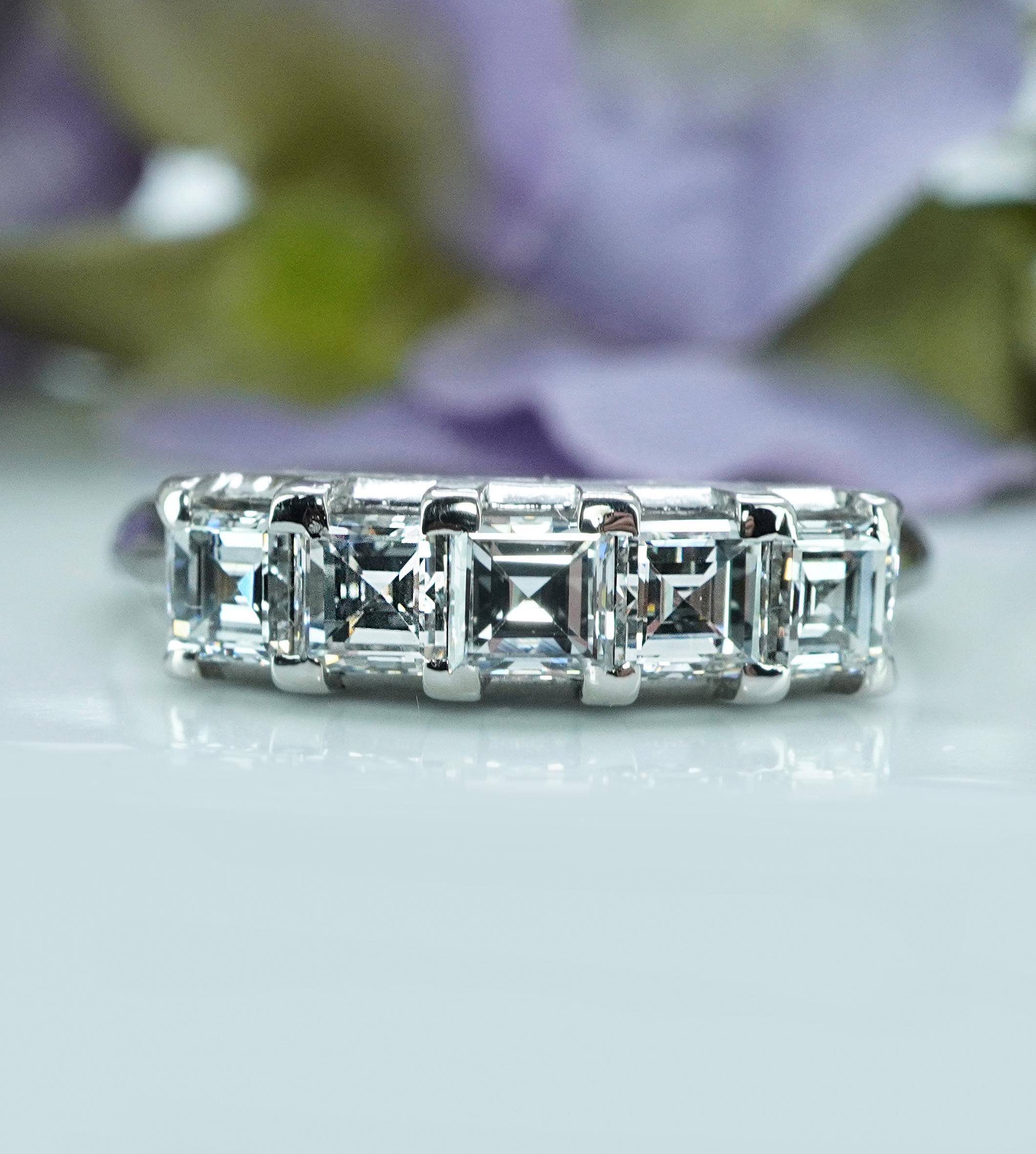 Vintage Asscher Carre Diamante Platino Aniversario  Anillo de 5 piedras Estate VVS Corte Asscher en venta