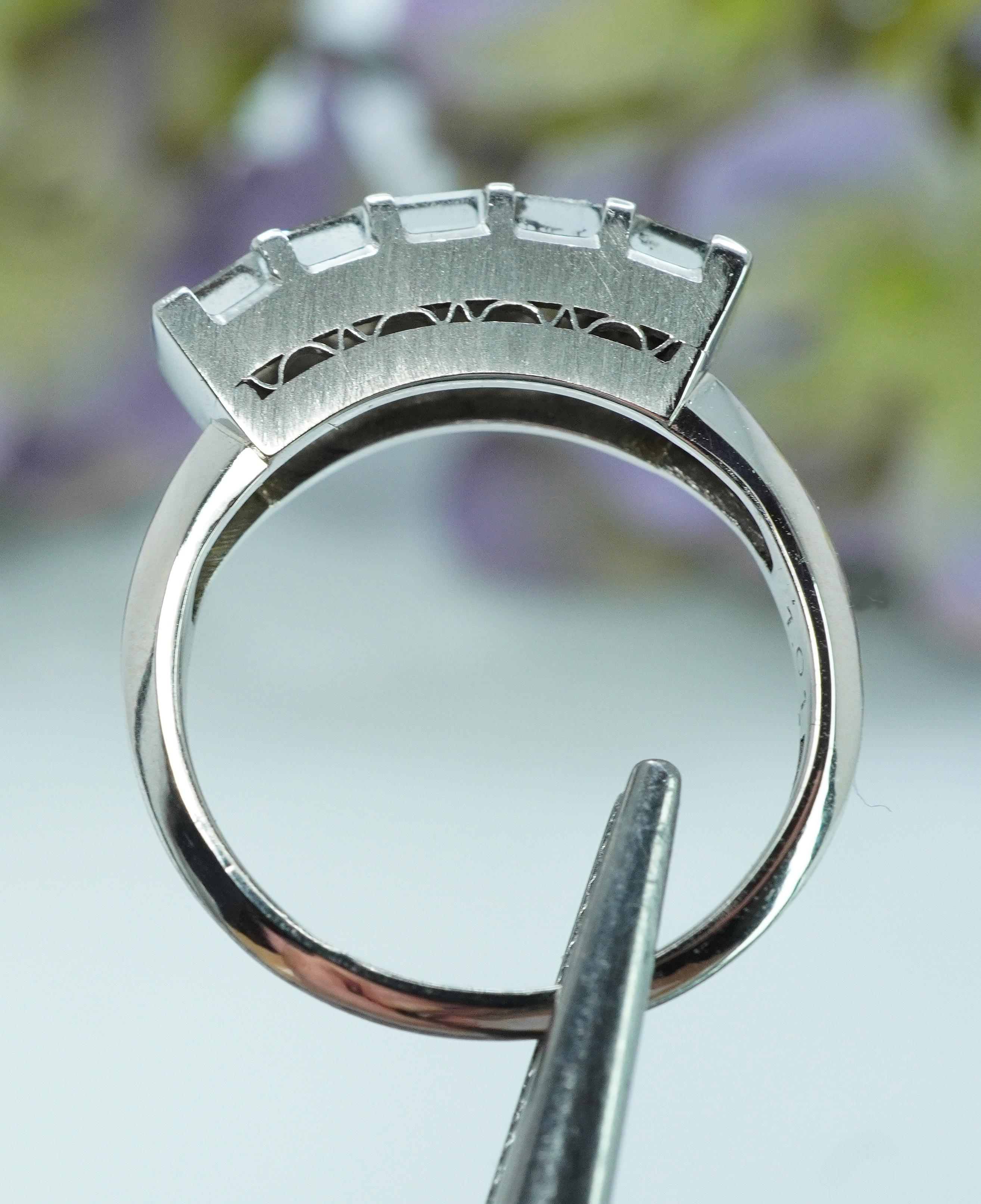 Vintage Asscher Carre Diamante Platino Aniversario  Anillo de 5 piedras Estate VVS en venta 1