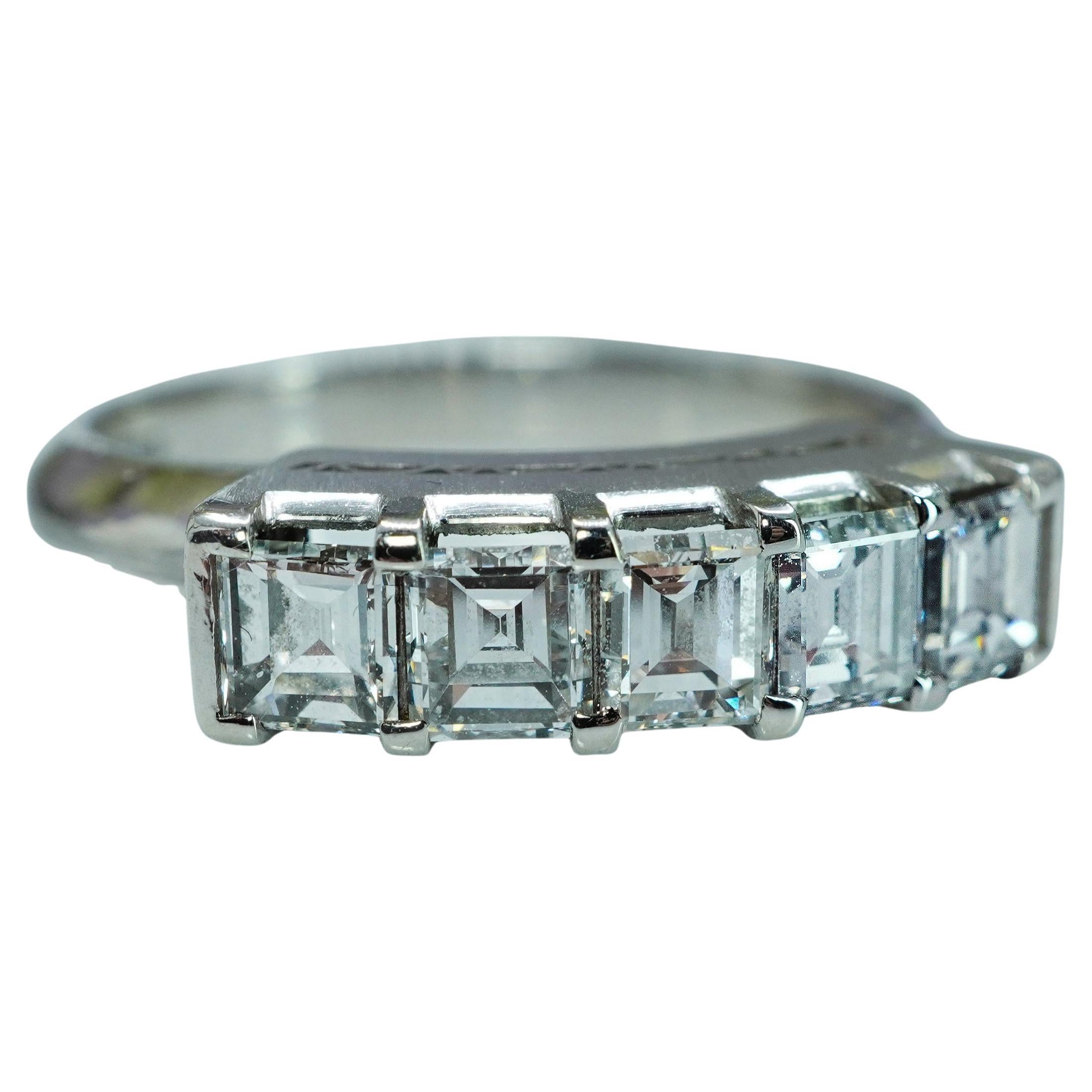 Vintage Asscher Carre Diamante Platino Aniversario  Anillo de 5 piedras Estate VVS en venta
