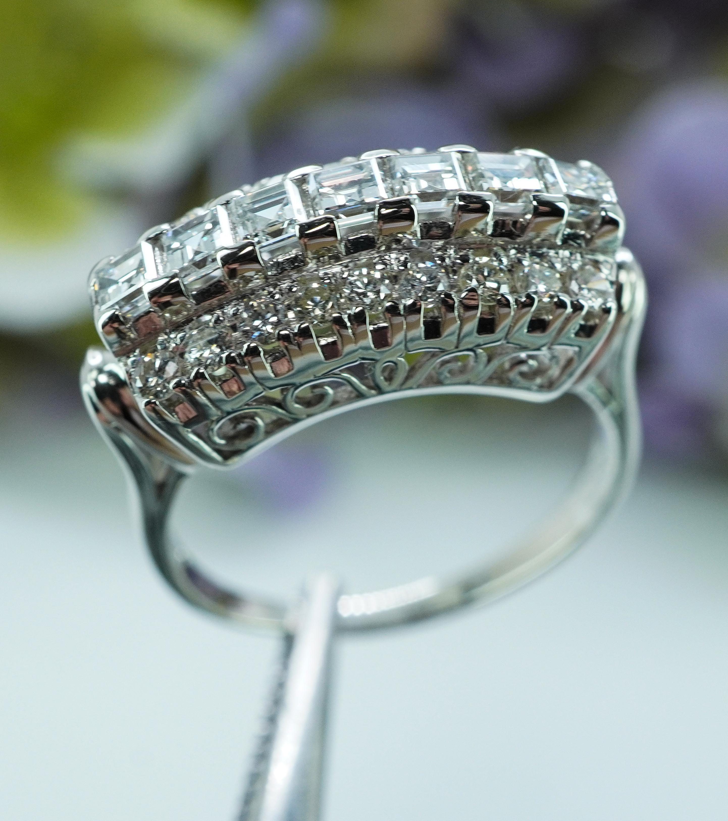 Vintage Asscher Round Diamond Ring Band Platinum Estate Statement Jewelry In Good Condition For Sale In Brambleton, US