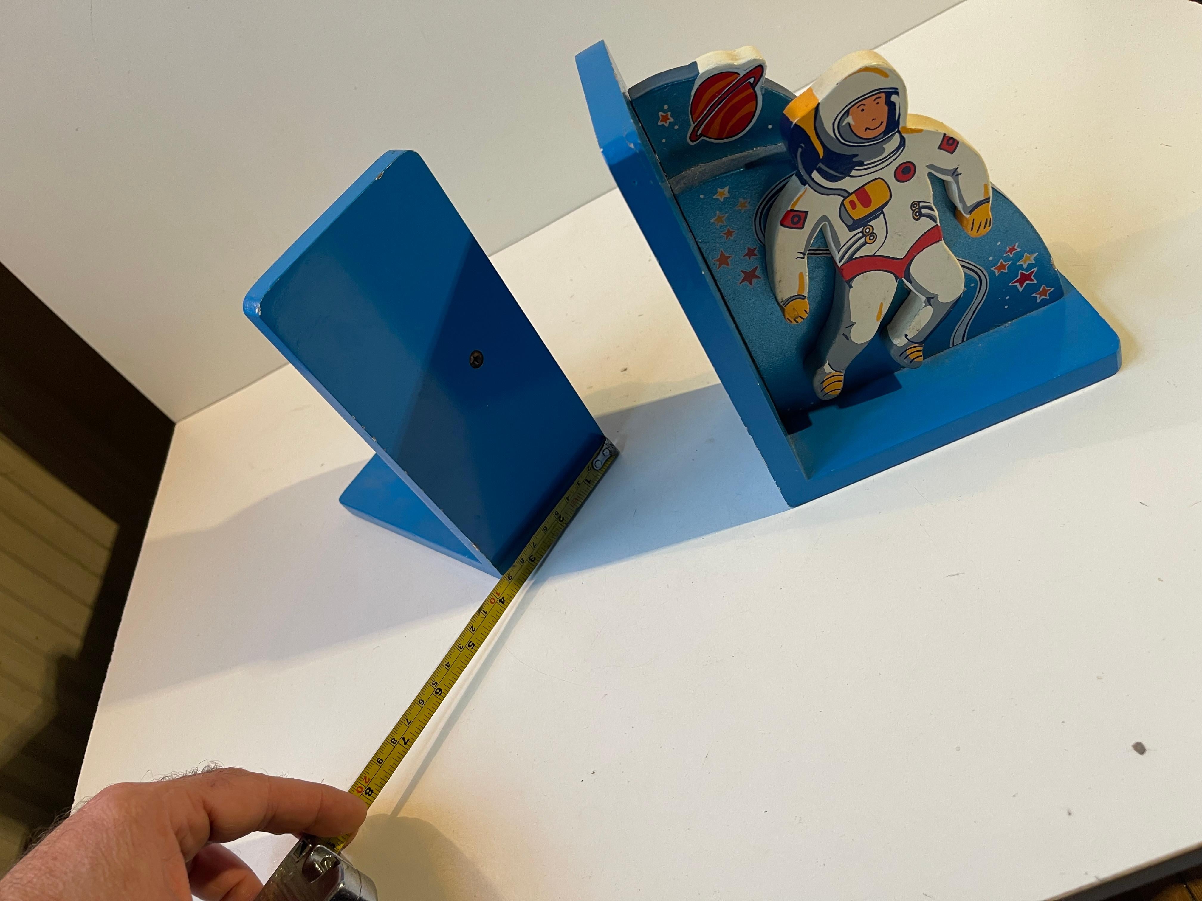 Vintage Astronaut & Rocket Bookends in Lacquered Wood, 1980s For Sale 2