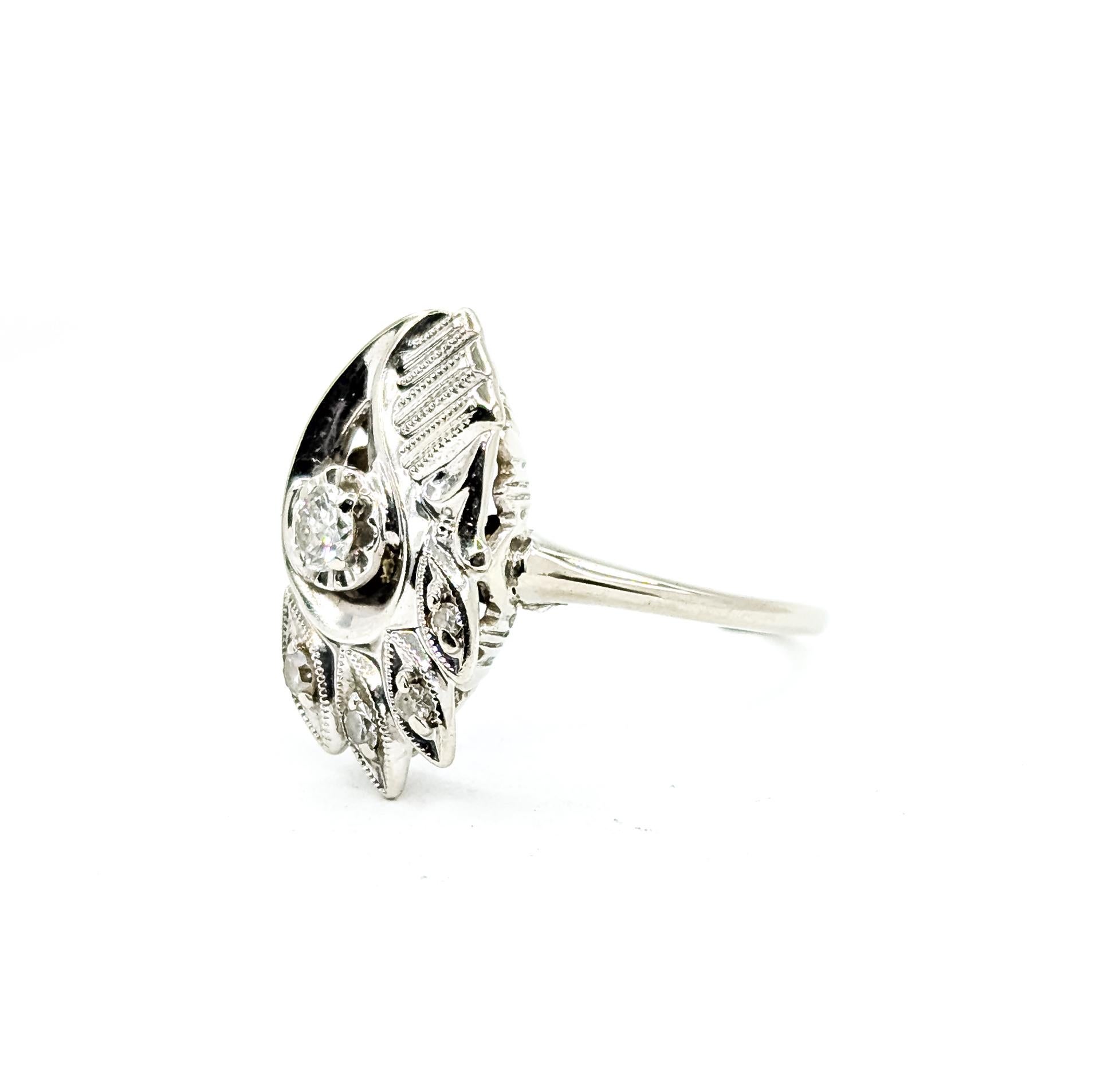 Bague vintage à diamant asymétrique en 14k en vente 3