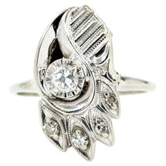 Anillo vintage de diamantes asimétricos en oro blanco de 14k