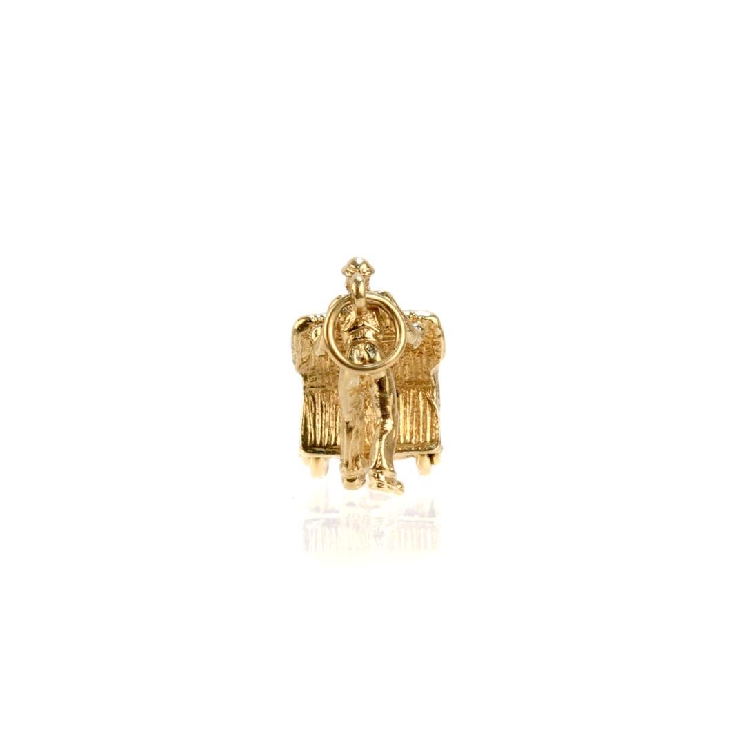  Vintage Atlantic City Boardwalk Push Cart 14k Gold Charm for a Bracelet For Sale 2