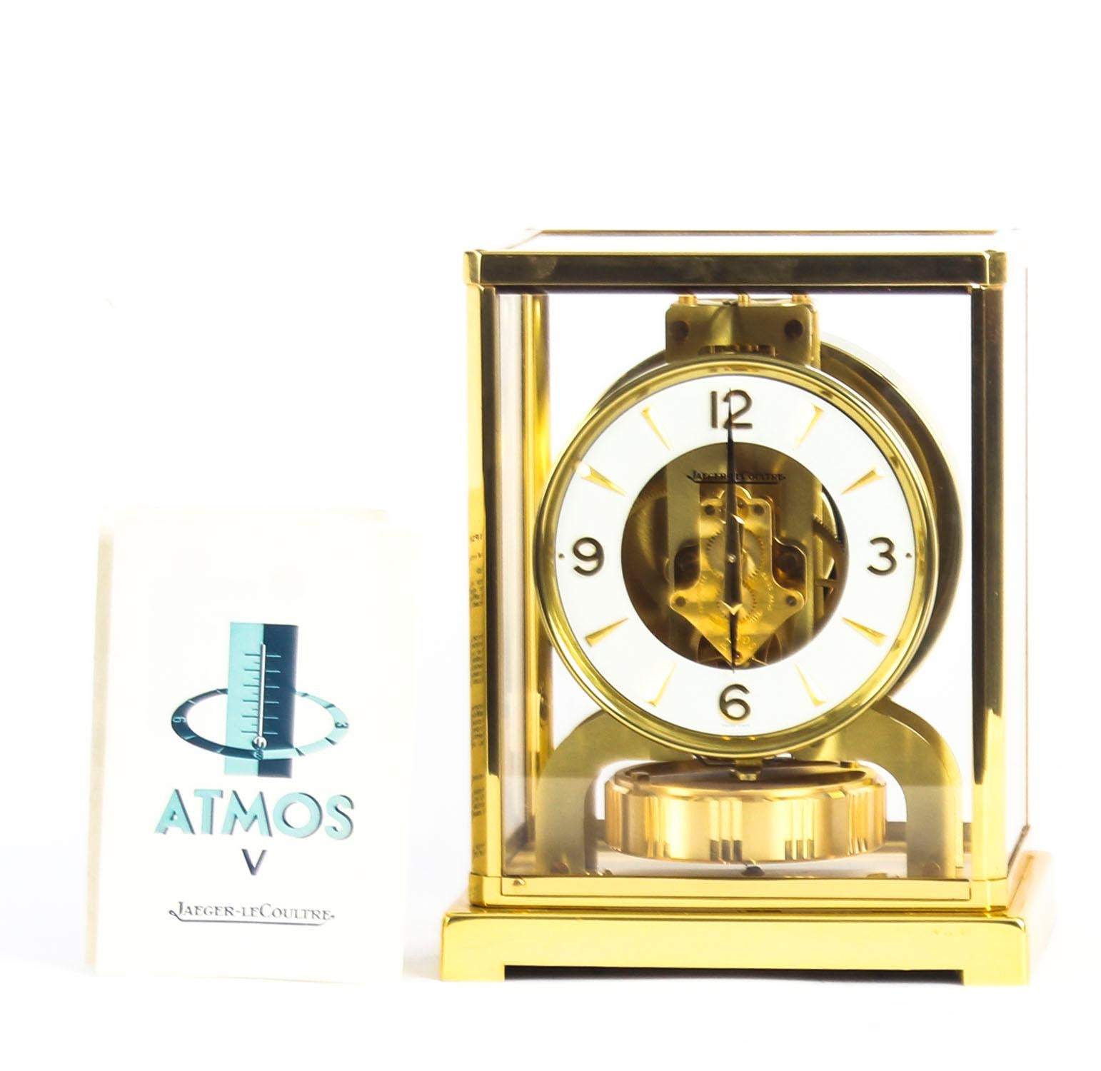 This is a very elegant Vintage Atmos perpetual mantle clock by Jaeger-LeCoultre, bearing their ref No. 251800, with original operating booklet and original packaging, circa 1970 in date.

The clock is displayed in a polished gilt rectangular brass