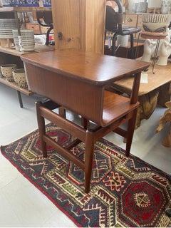 Vintage Atomic Mid-Century Modern Style Accent Table