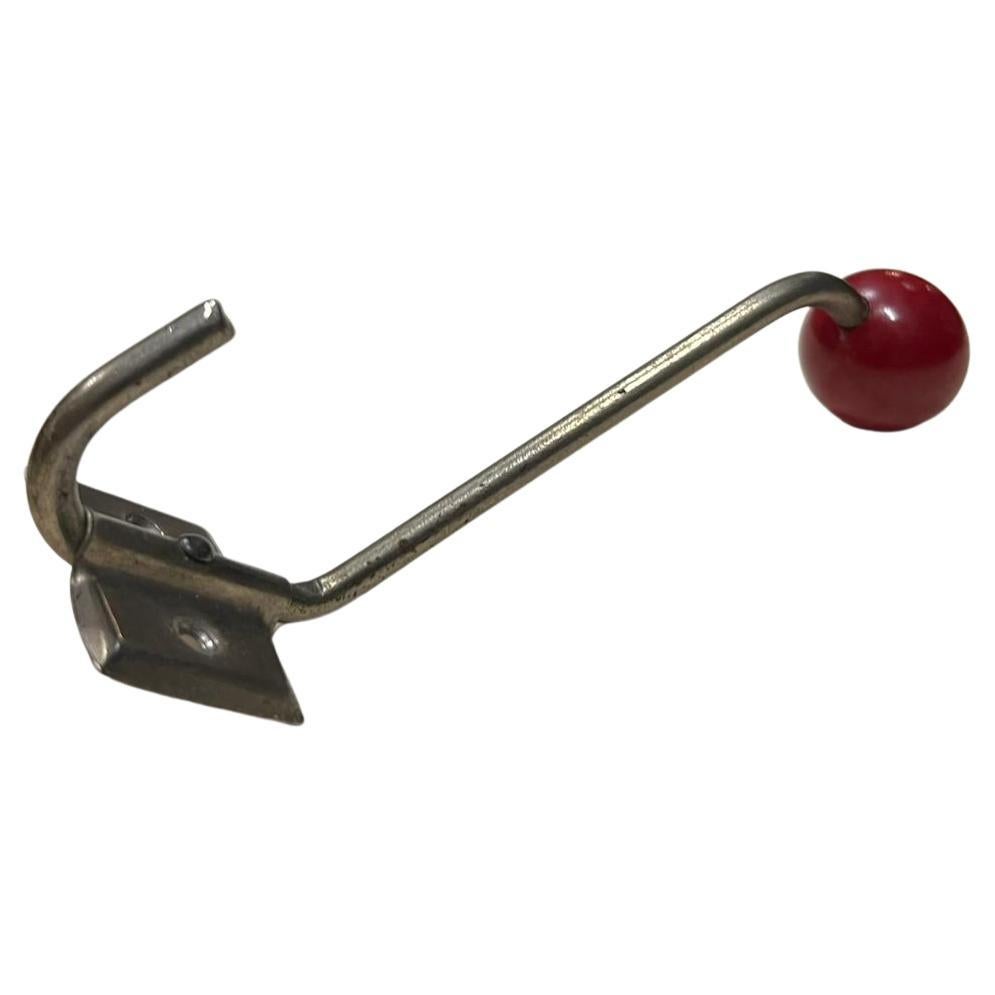 Vintage Atomic Wall Hooks Set with 6 Pieces In Good Condition For Sale In Vienna, AT