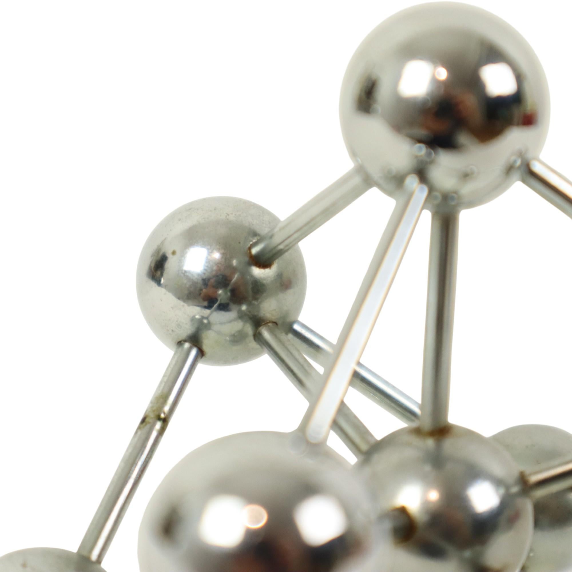 Statua Atomium d'epoca in ceramica cromata Expo 58 Souvenir in vendita 8