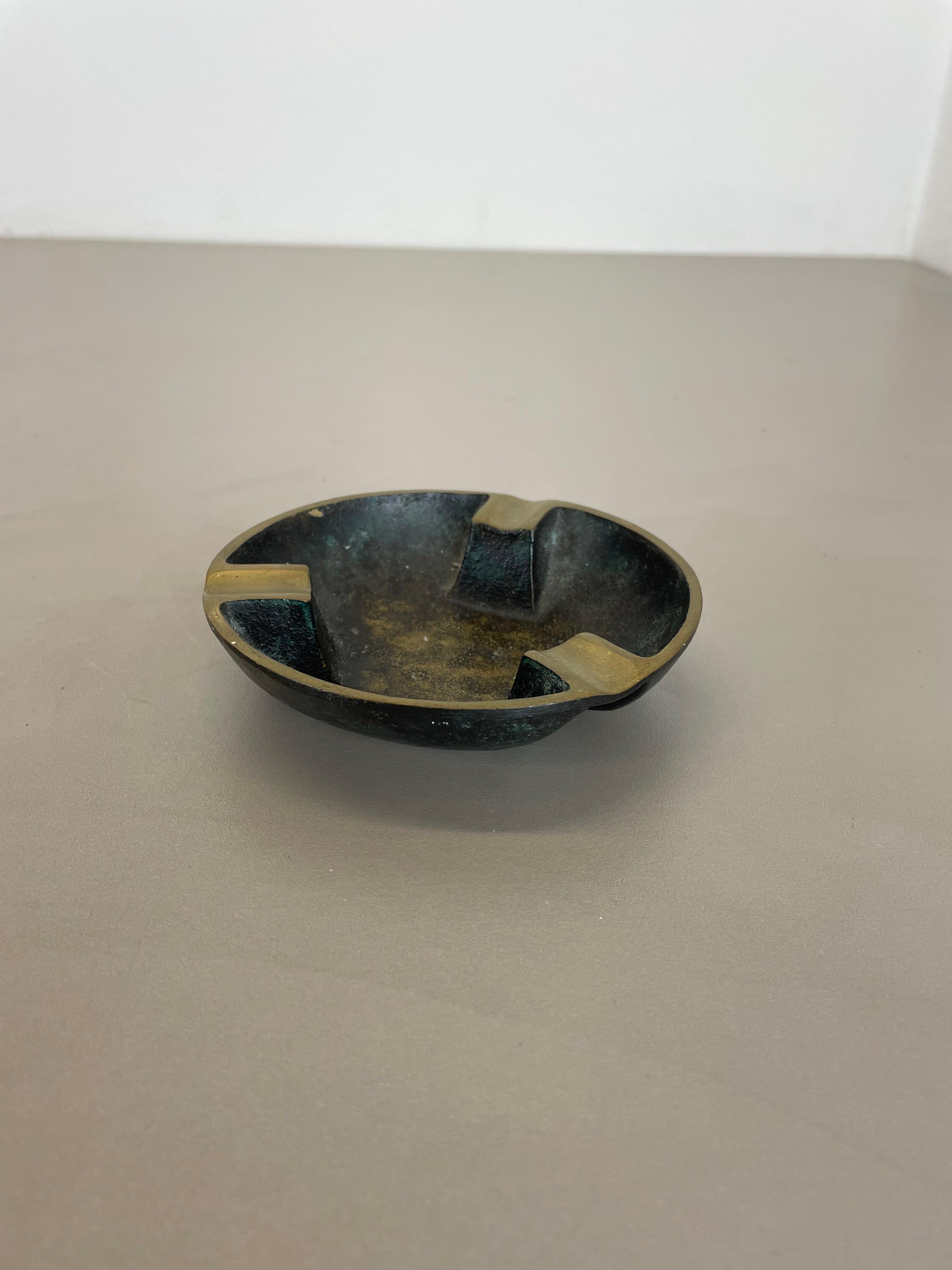 Vintage Auböck Style round Brass Ashtray Hagenauer Era, Austria, 1950s In Good Condition For Sale In Kirchlengern, DE