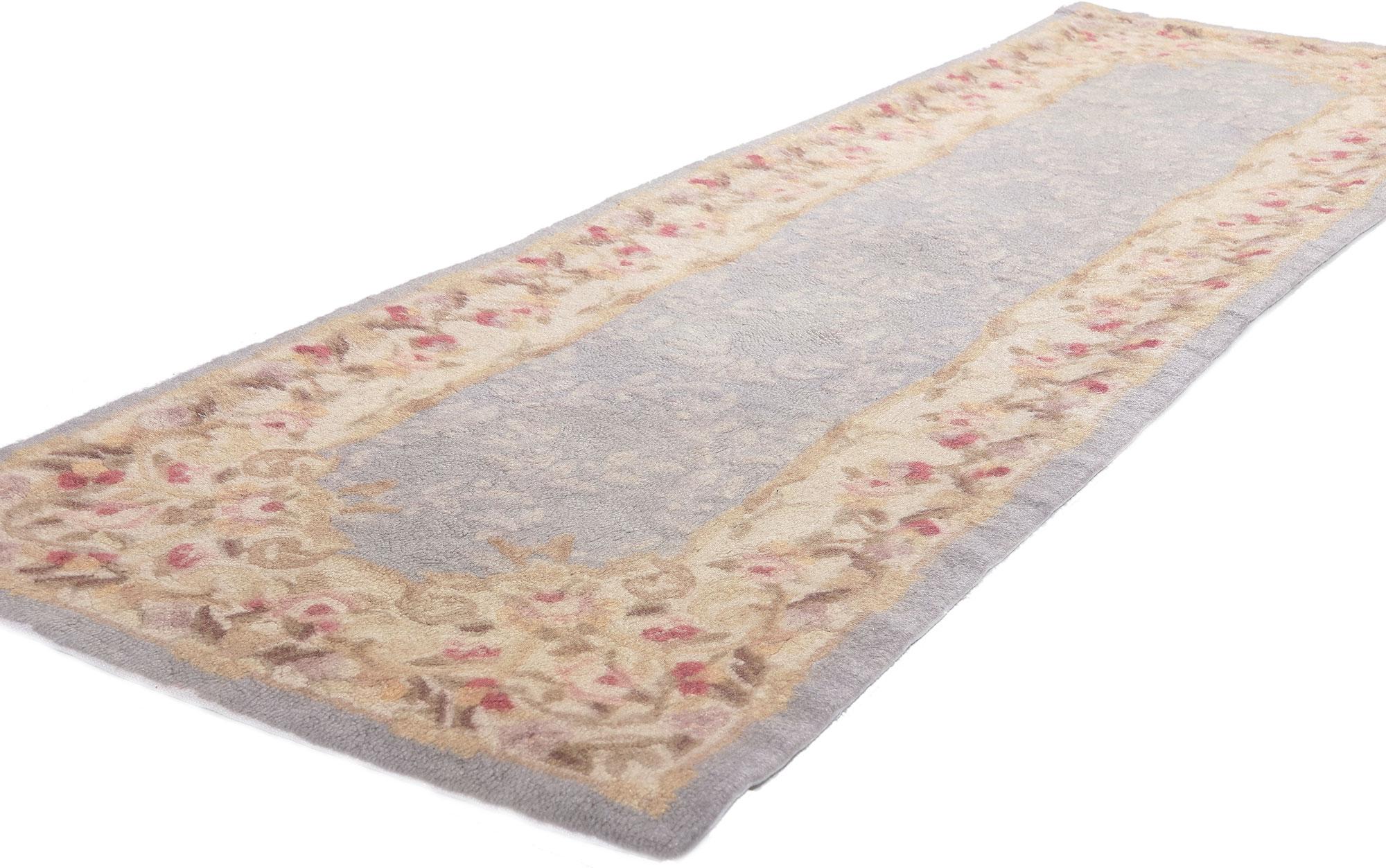 78553 Tapis crocheté américain Vintage Aubusson, 02'02 x 07'03.
Prenez un design floral et une élégance discrète, ajoutez-y une pincée de connotations romantiques et une sensibilité rustique pour obtenir ce look frais, aussi confortable que chic. La