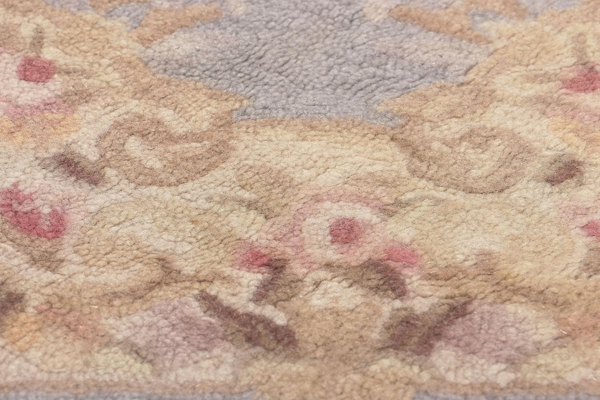 Vintage Aubusson American Hooked Rug, Feminine Charm Meets Cozy Chic In Good Condition For Sale In Dallas, TX