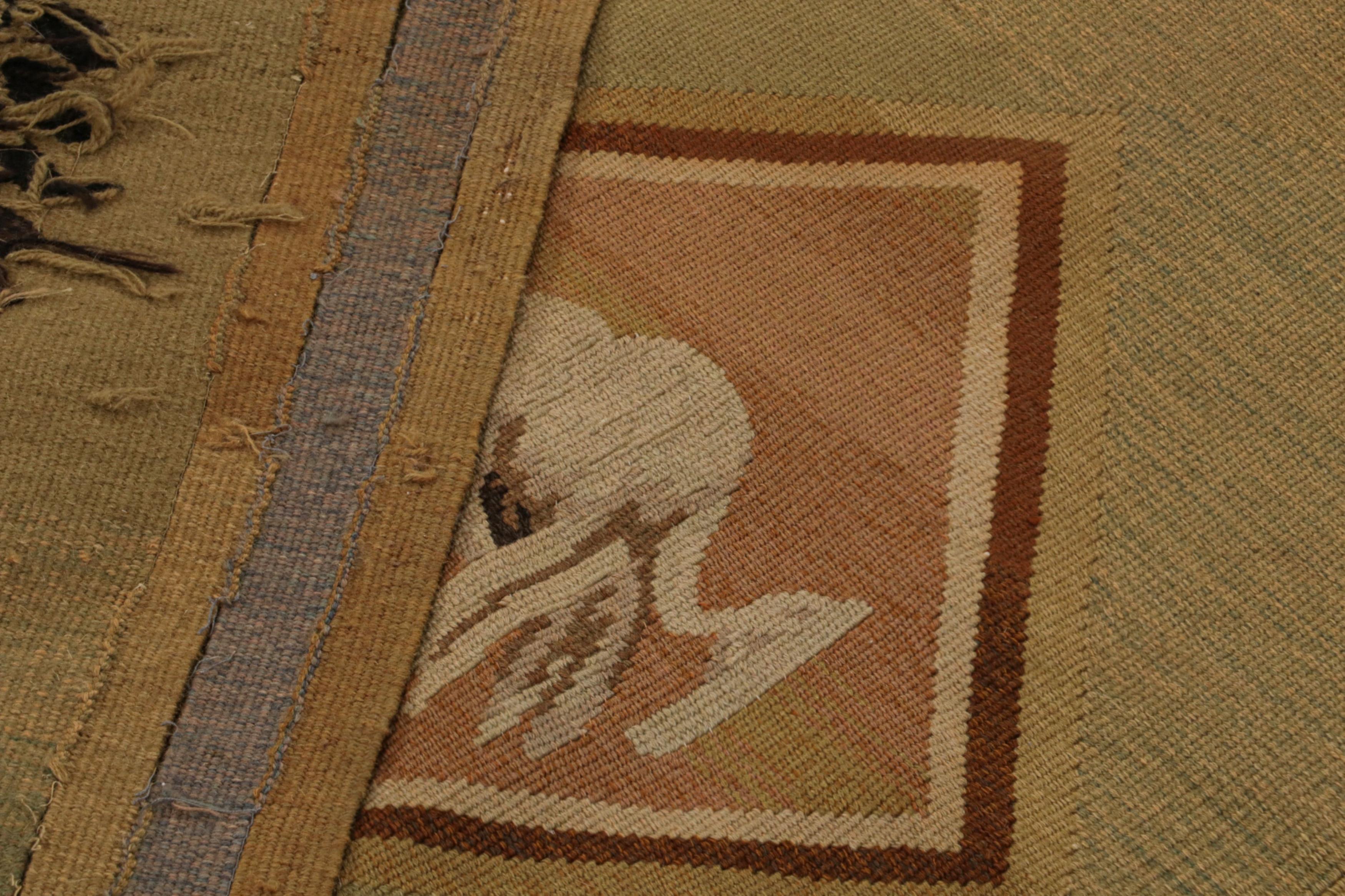 Vintage Aubusson Flachgewebeteppich mit beige-grünen Blumenmedaillons, von Rug&Kilim (Mitte des 20. Jahrhunderts) im Angebot