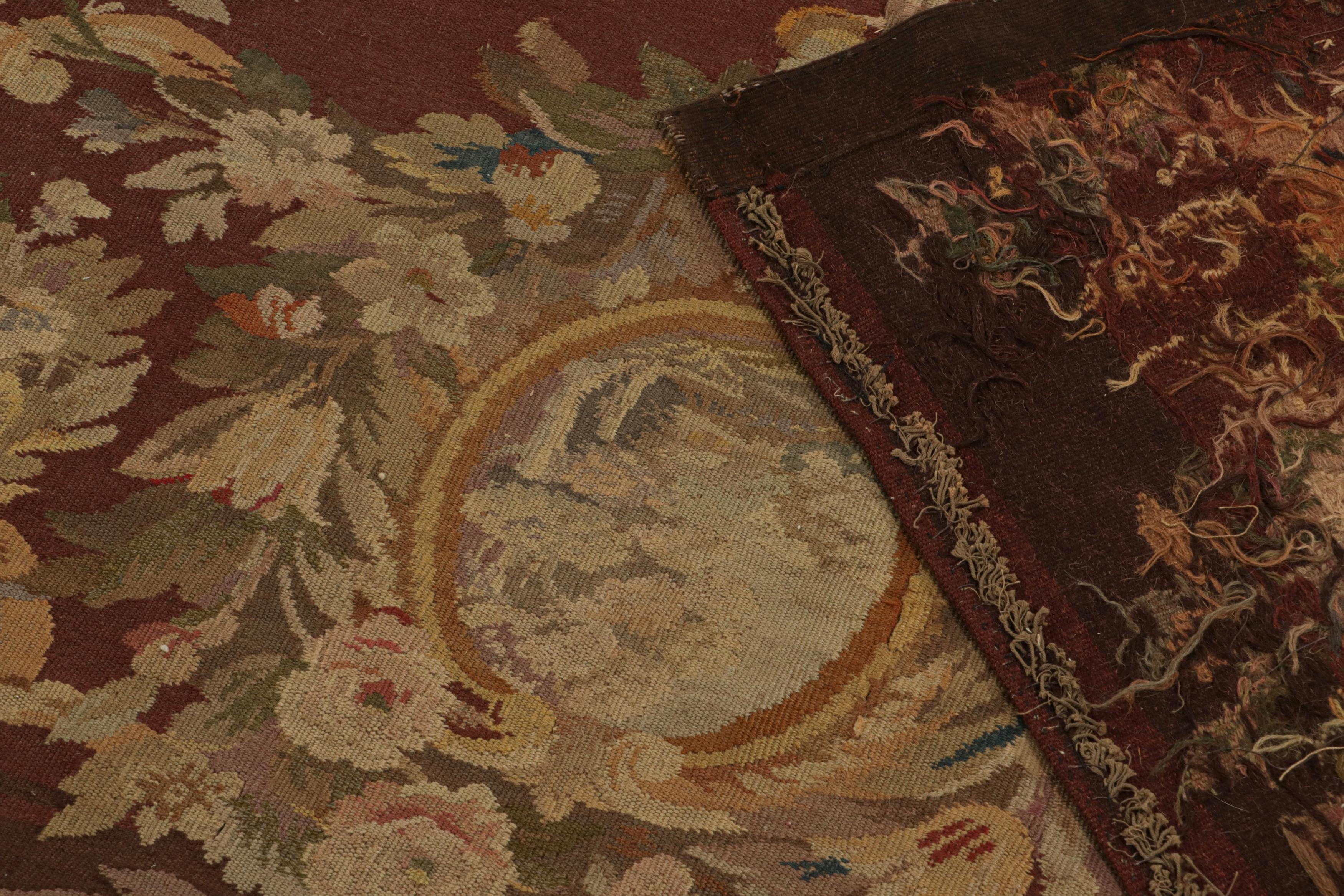 Brauner Aubusson-Flachgewebe-Teppich mit Blumenmustern, von Rug & Kilim (Wolle) im Angebot