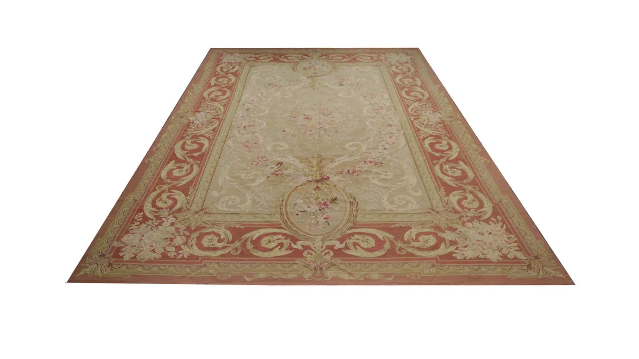 Französischer Vintage-Teppich Aubusson & Floral, beigefarbener Teppich, gewebter Teppich mit Gobelinstickerei (20. Jahrhundert) im Angebot