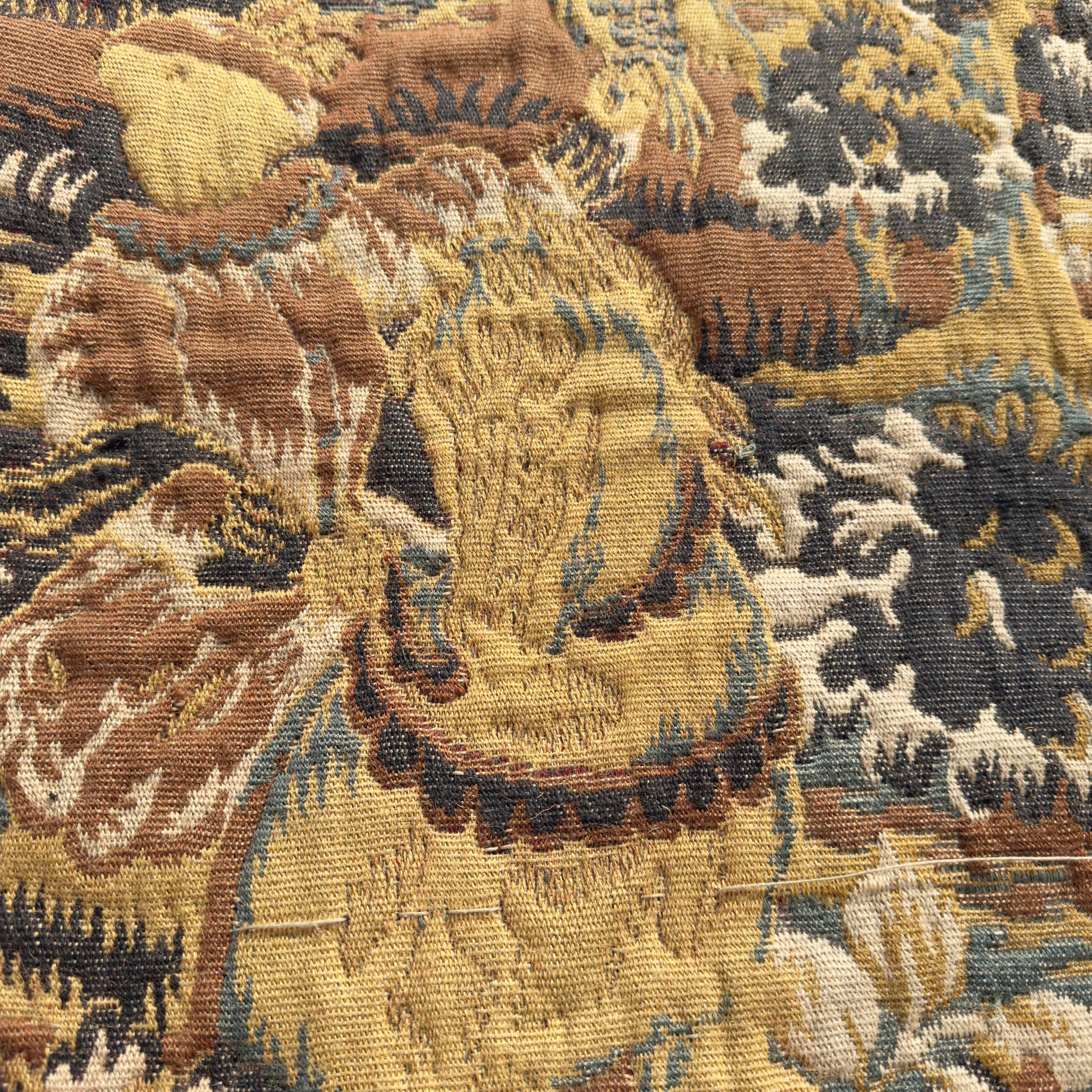 Tapisserie française vintage de style Aubusson en jacquard poinçonné des années 1940 en vente 2