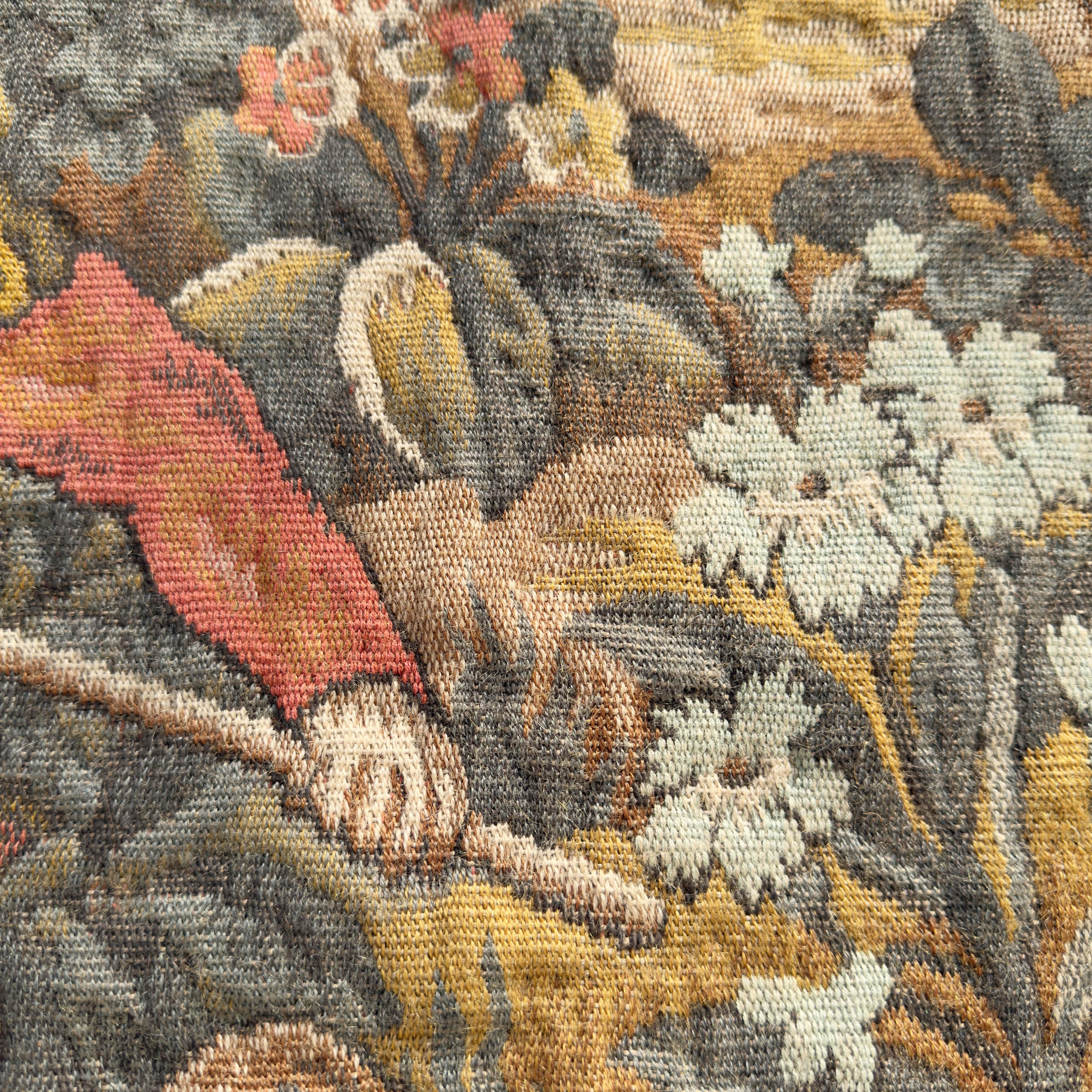 Français Tapisserie française vintage de style Aubusson en jacquard poinçonné des années 1940 en vente