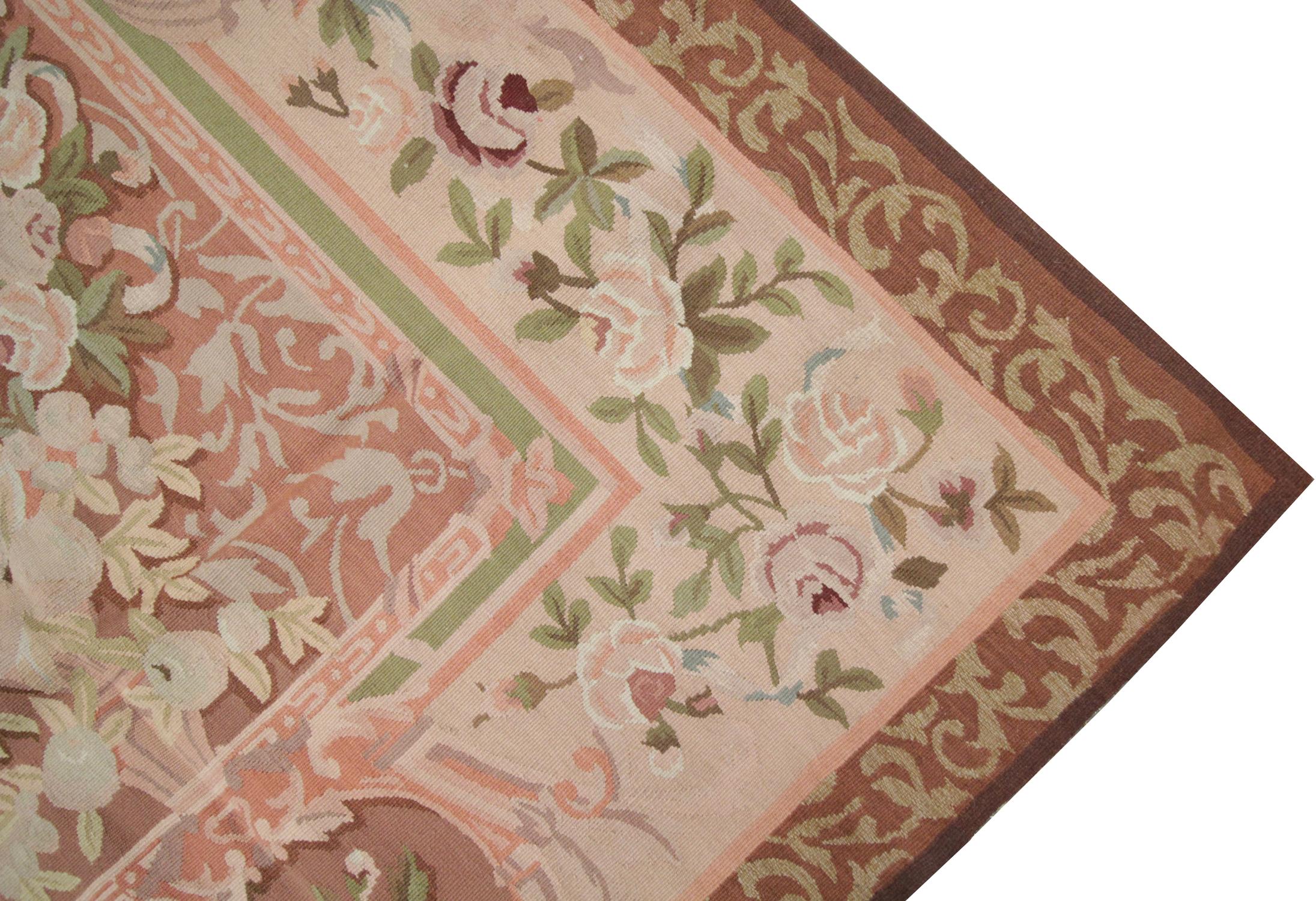 Chinois Tapis vintage français de style Aubusson en tapisserie à l'aiguille, tapis de tapisserie tissé à la main en vente