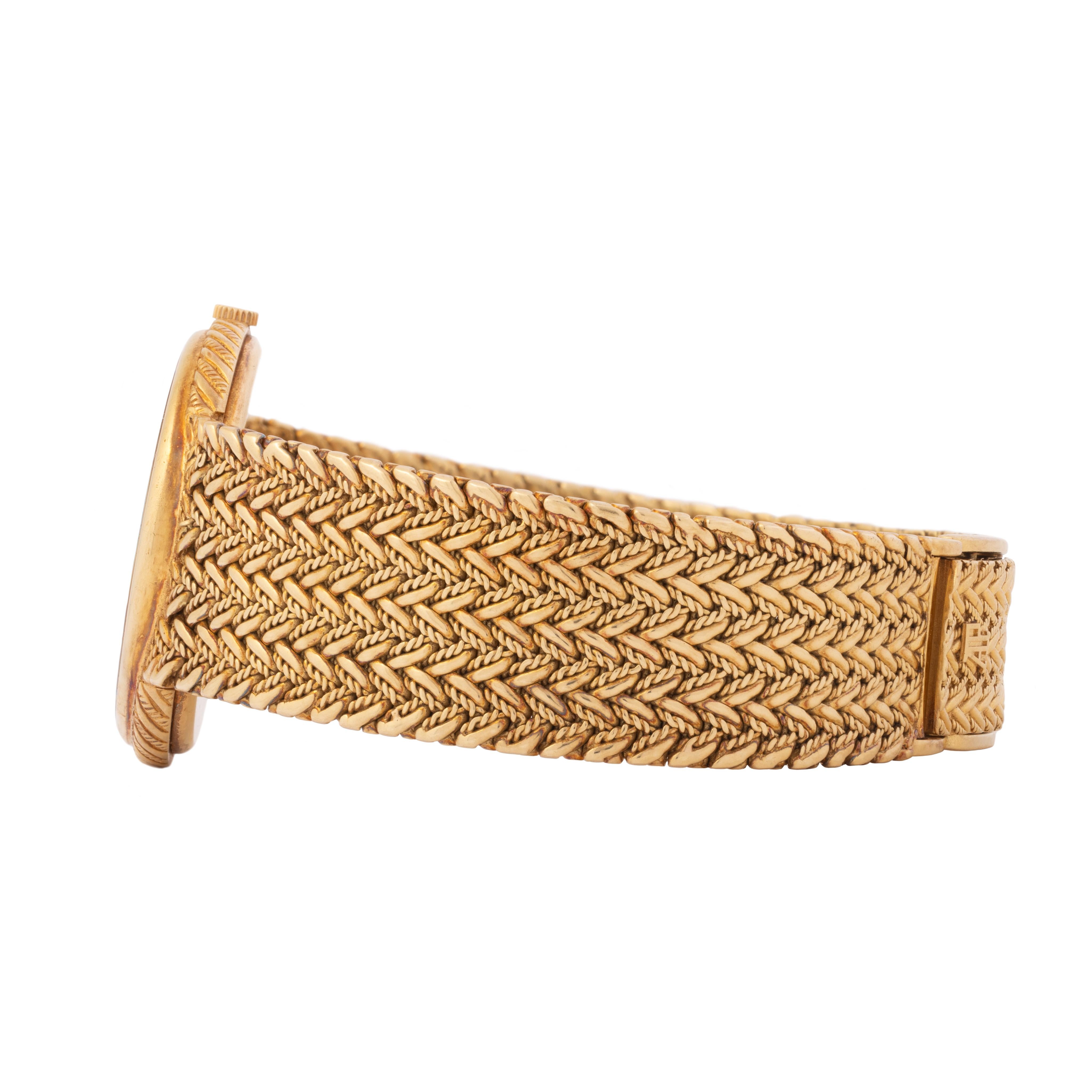 Vintage Audemars Piguet 18 Karat Yellow Gold 33mm Diamond Integrated Woven In Good Condition In New York, NY