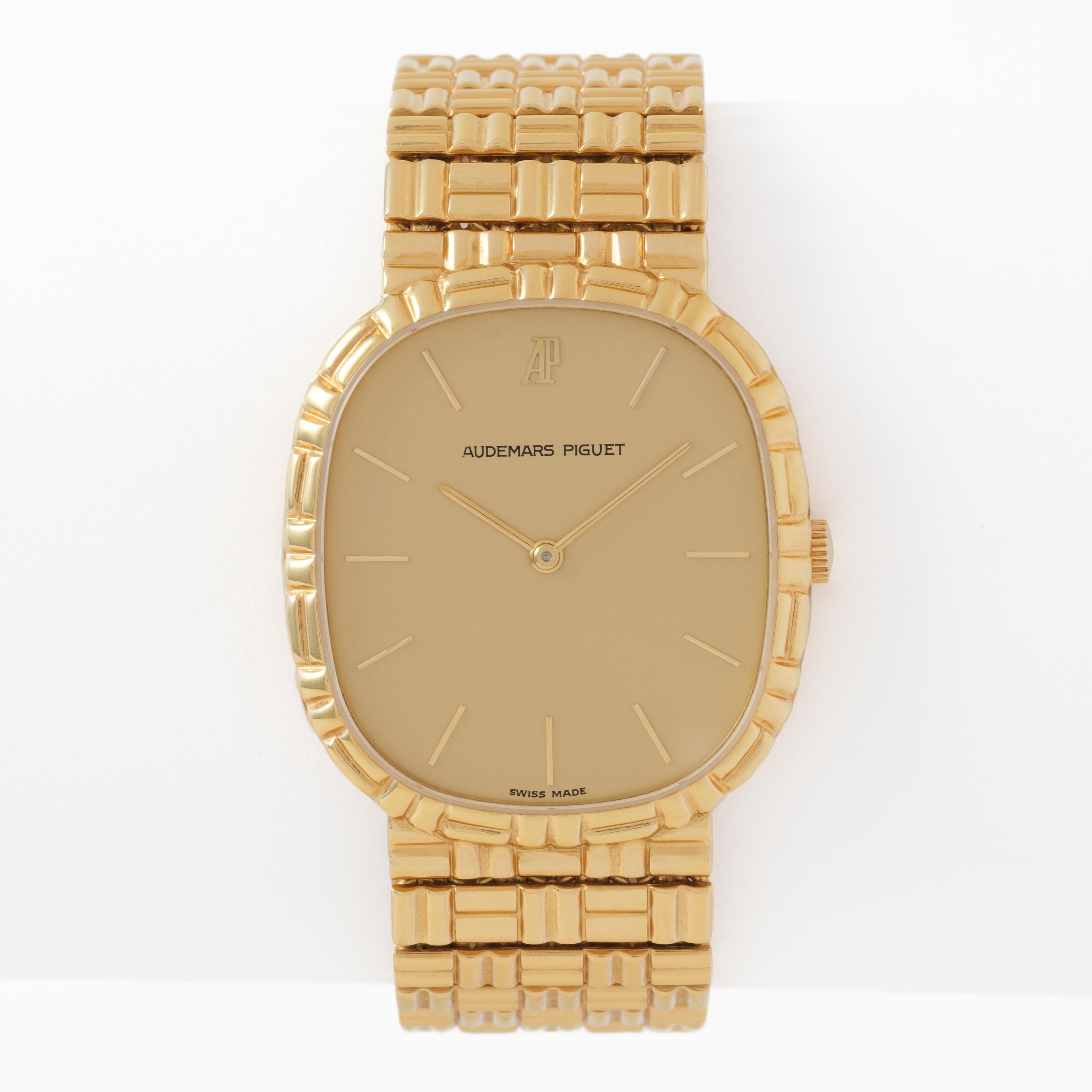 Modern Vintage Audemars Piguet Bamboo 18 Karat Yellow Gold Model BA4647/903 For Sale