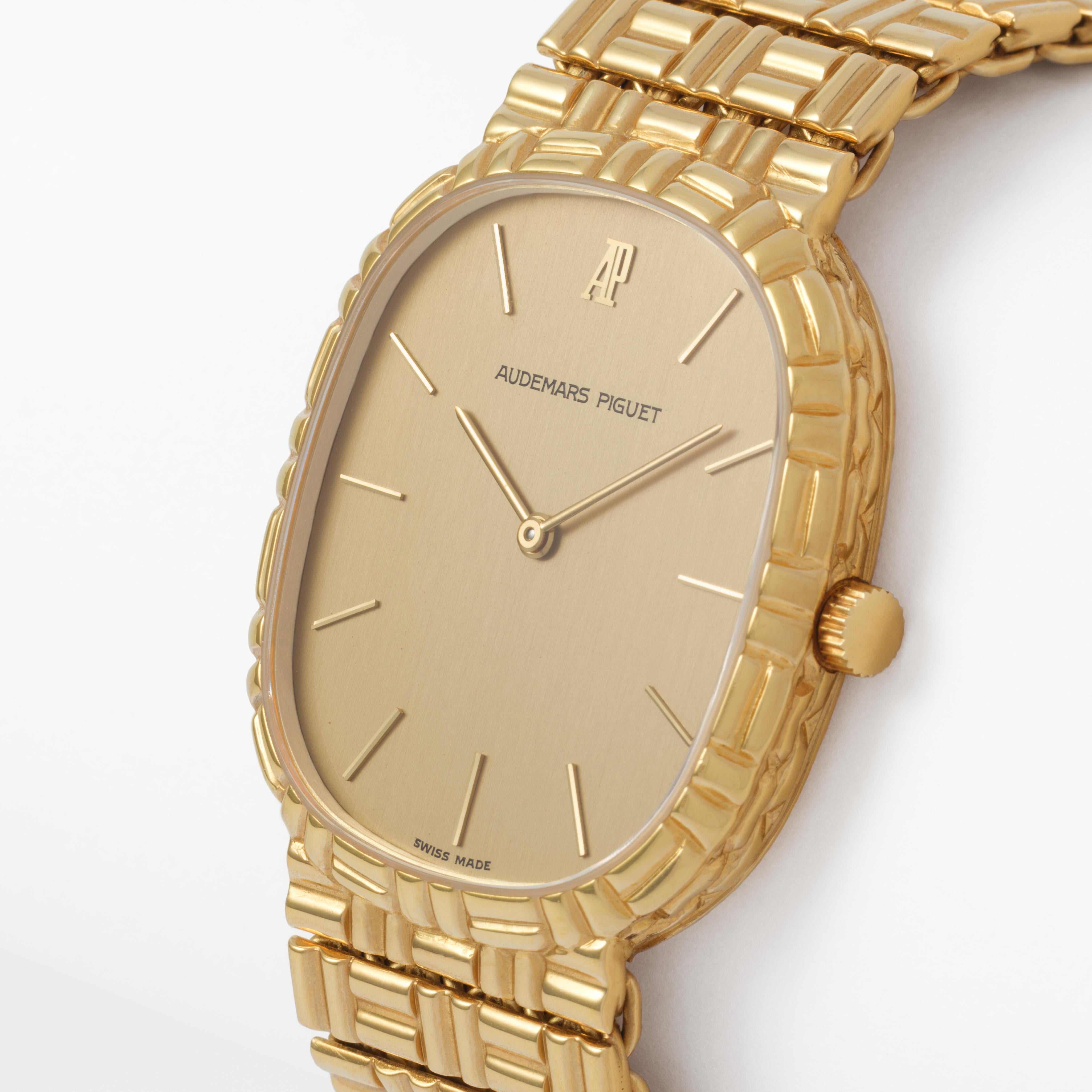 Women's or Men's Vintage Audemars Piguet Bamboo 18 Karat Yellow Gold Model BA4647/903 For Sale