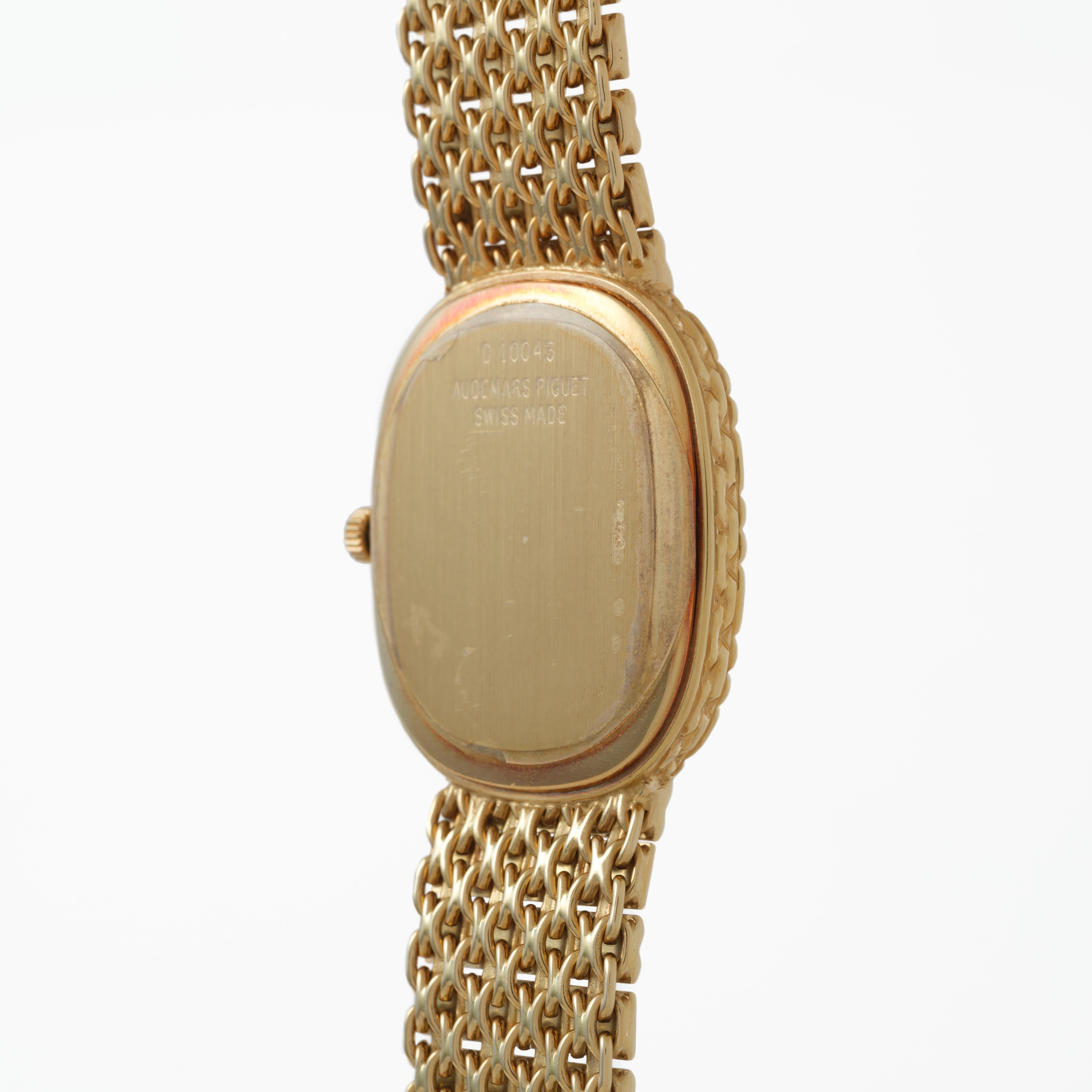 Vintage Audemars Piguet Bamboo 18 Karat Yellow Gold Model BA4647/903 For Sale 2