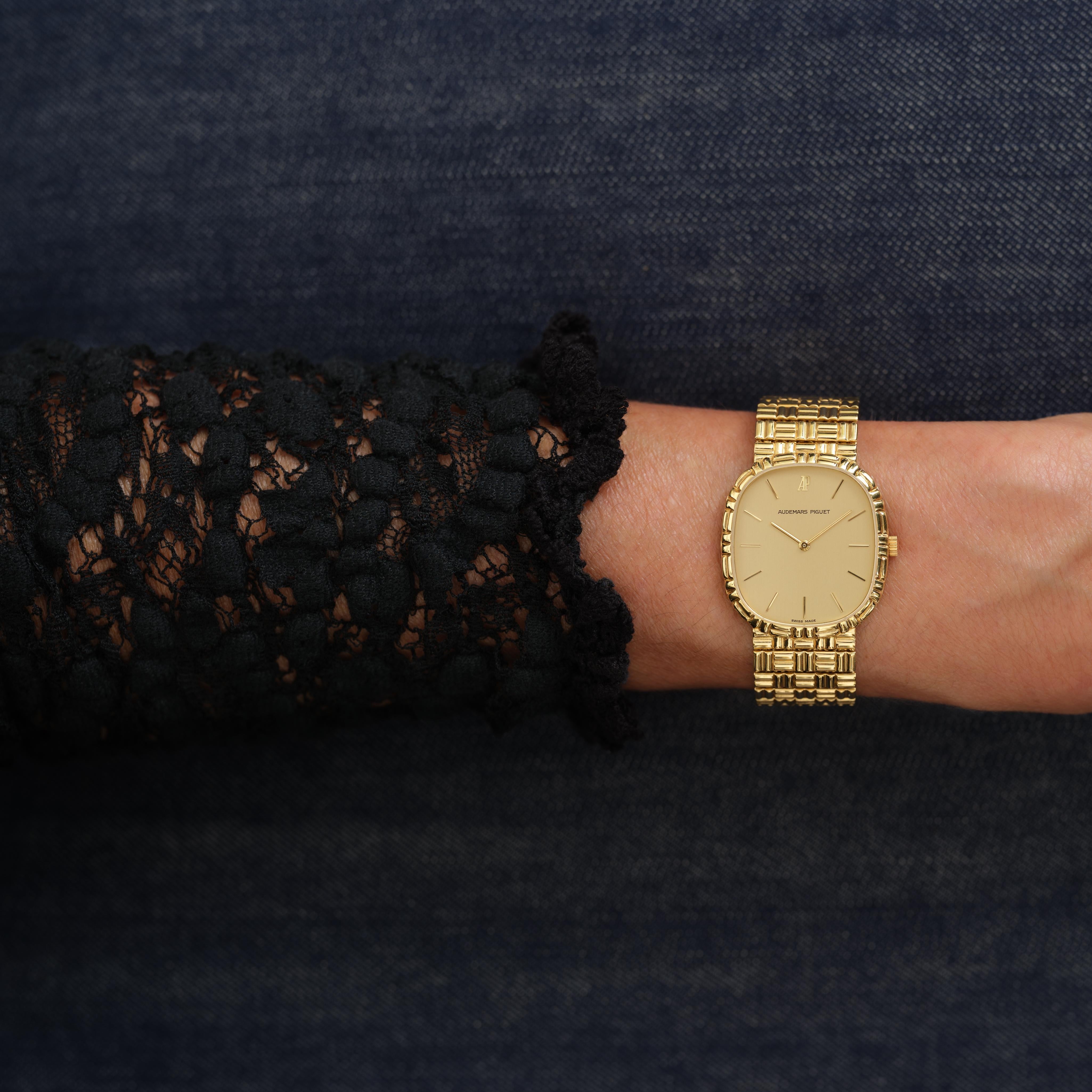 Vintage Audemars Piguet Bamboo 18 Karat Yellow Gold Model BA4647/903 For Sale 4