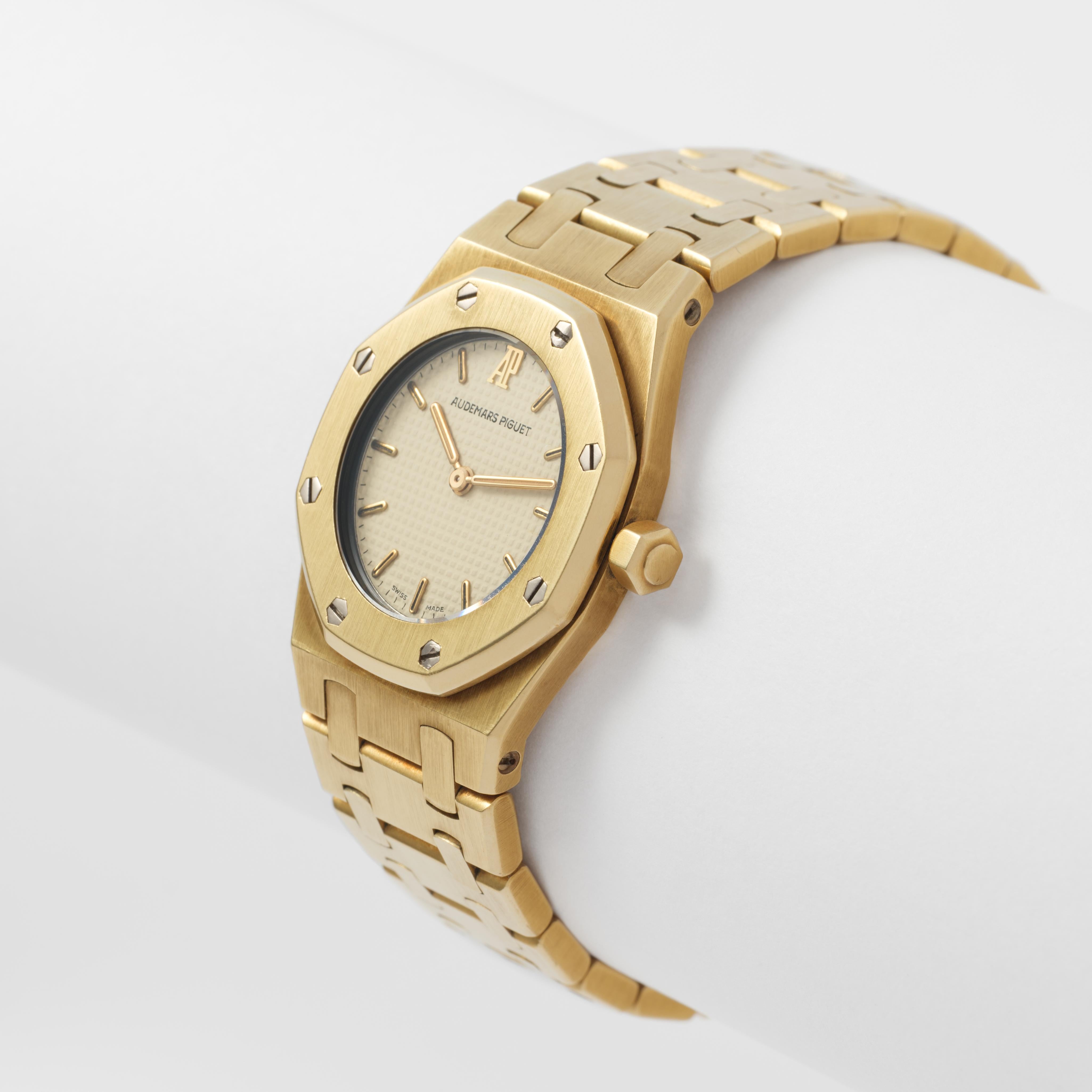 Vintage Audemars Piguet 18 Karat Gelbgold Royal Oak 25mm für Damen oder Herren im Angebot