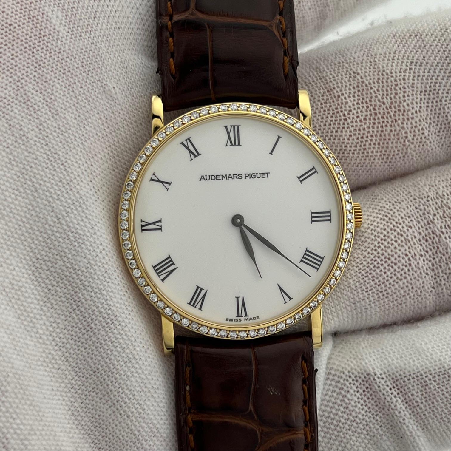 Vintage Audemars Piguet Extra Flat 14273 31mm 18k Gold Factory Diamond Bezel In Good Condition For Sale In San Diego, CA