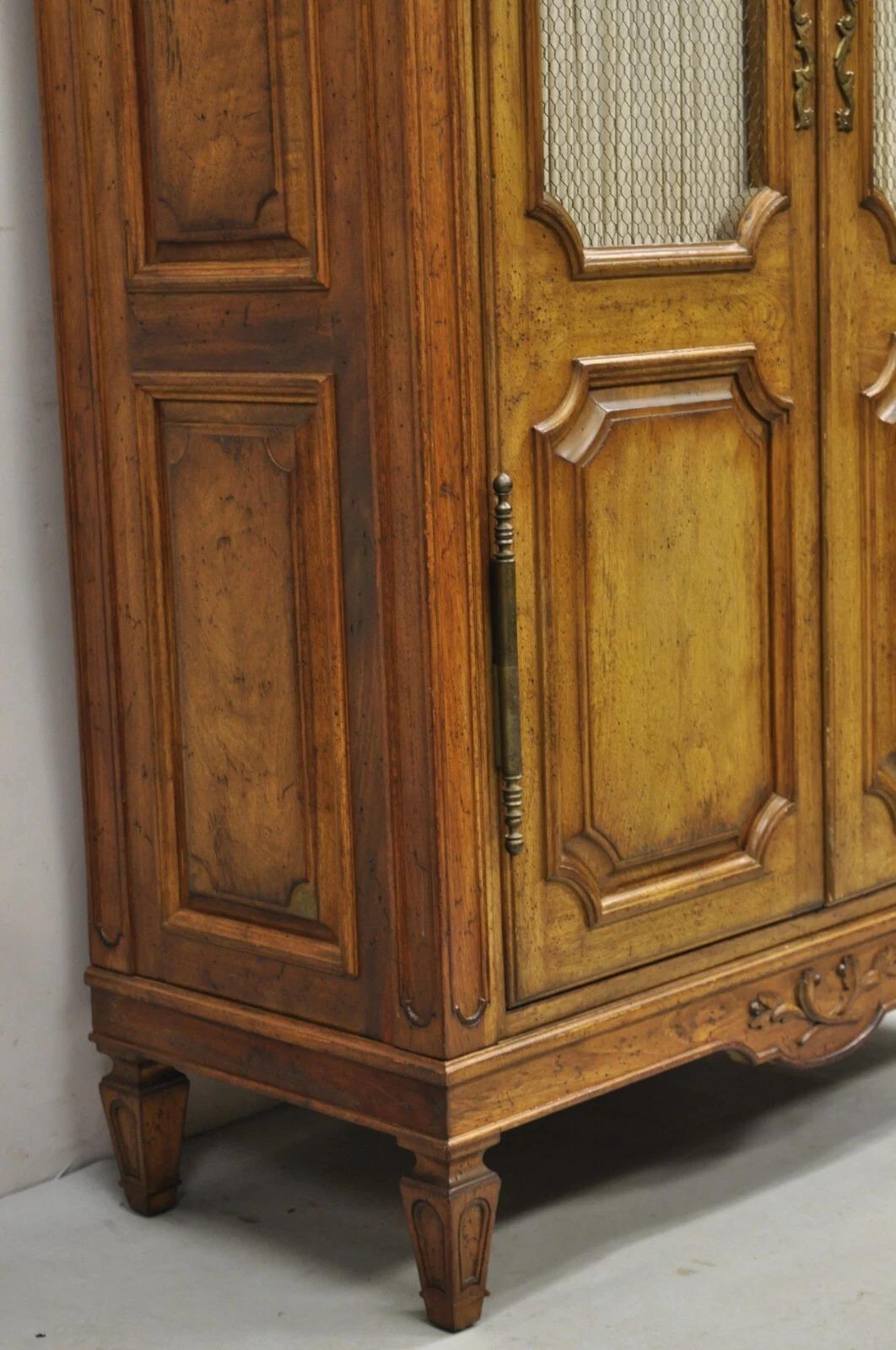 Fruitiers Armoire de style provincial français vintage Auffray & Co en vente