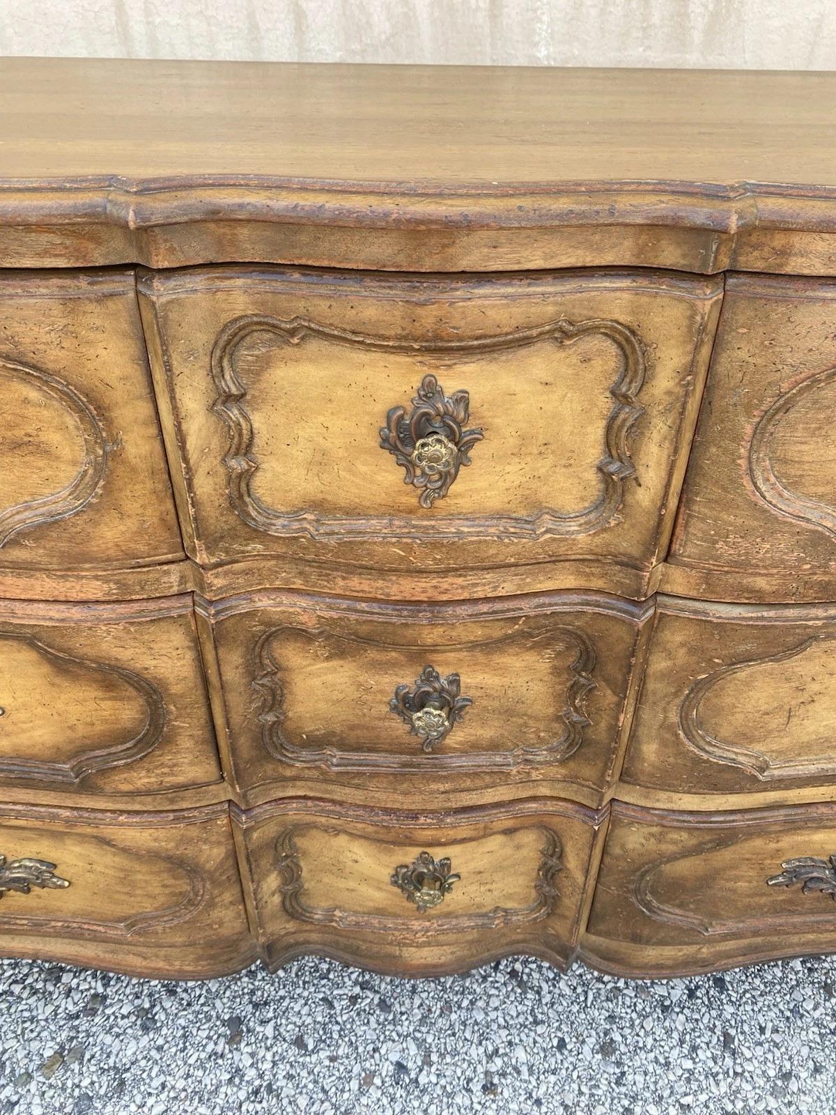 Vintage Auffray & Co French Country Provincial Walnut 9 Drawer Dresser Credenza en vente 3