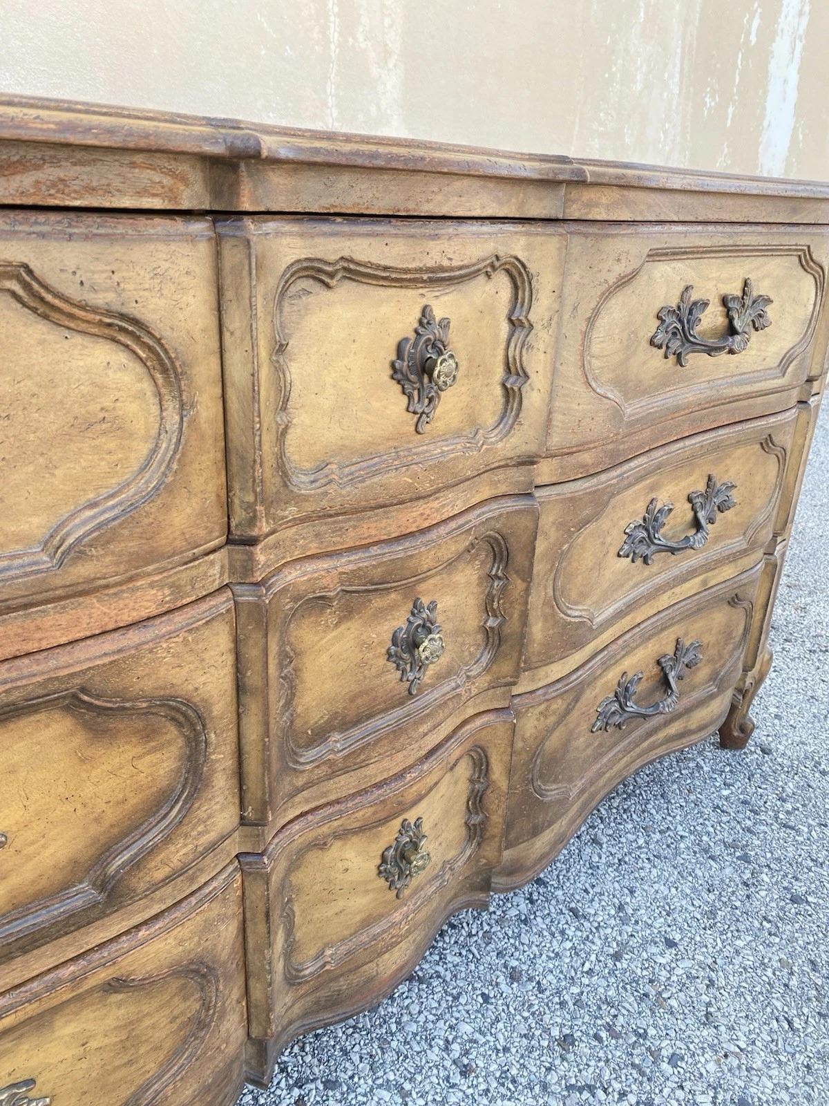 Vintage Auffray & Co French Country Provincial Walnut 9 Drawer Dresser Credenza en vente 4