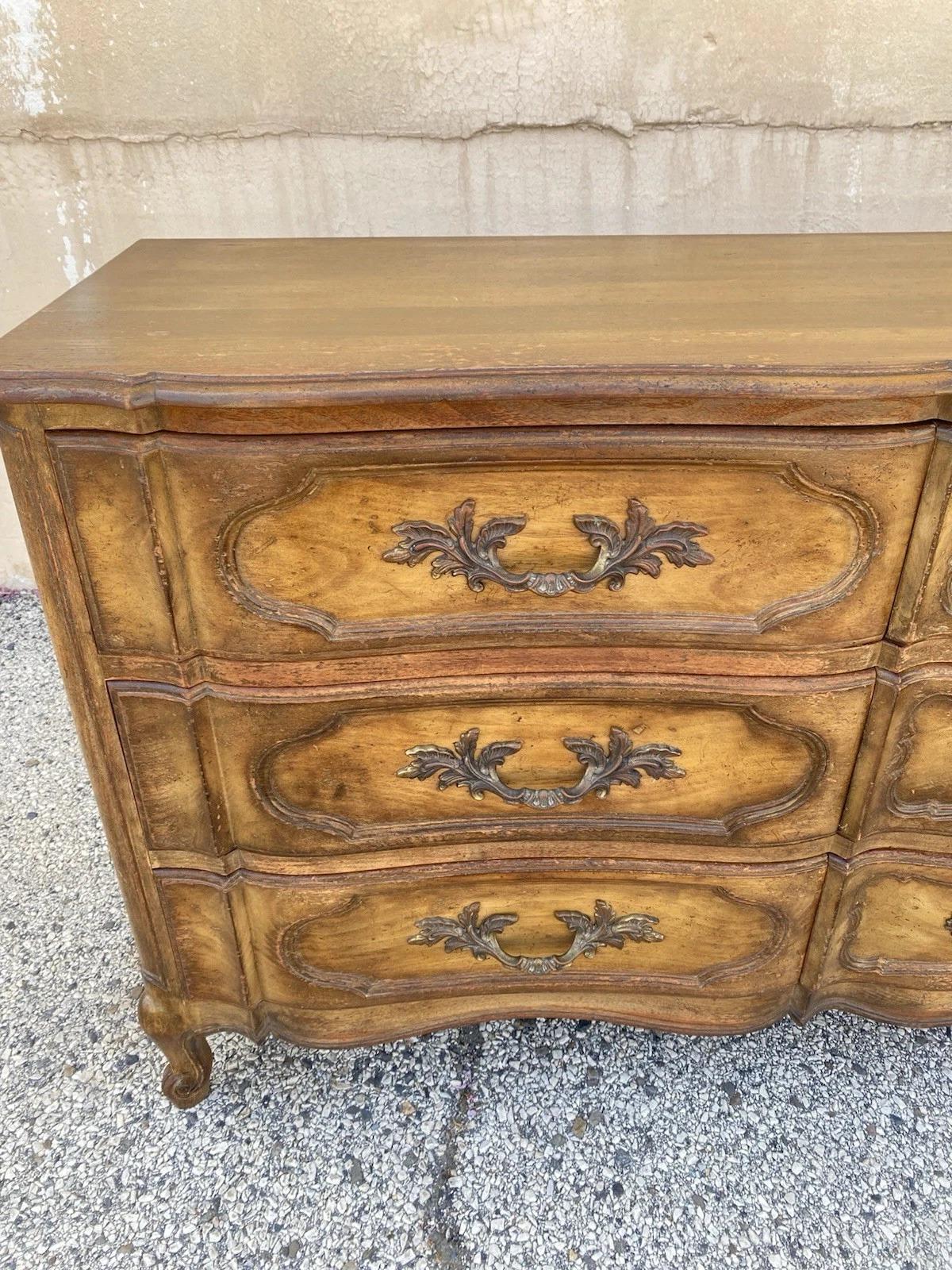 Inconnu Vintage Auffray & Co French Country Provincial Walnut 9 Drawer Dresser Credenza en vente