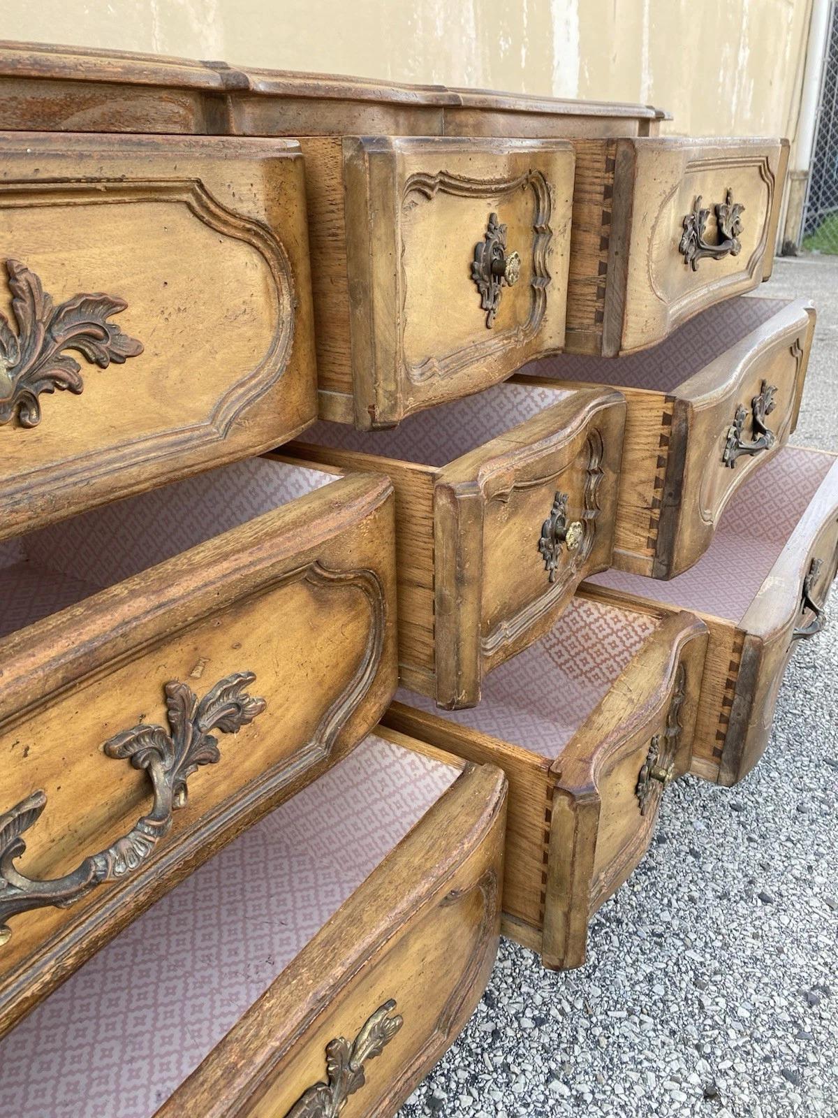 20ième siècle Vintage Auffray & Co French Country Provincial Walnut 9 Drawer Dresser Credenza en vente