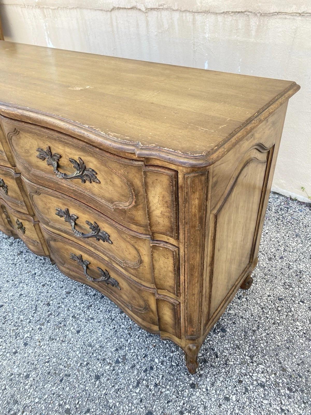 Vintage Auffray & Co French Country Provincial Walnut 9 Drawer Dresser Credenza en vente 2