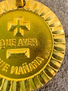 Vintage Augis 18k Gold Spanish Love Token Pendant Mas Que Ayer Menos Que Mañana