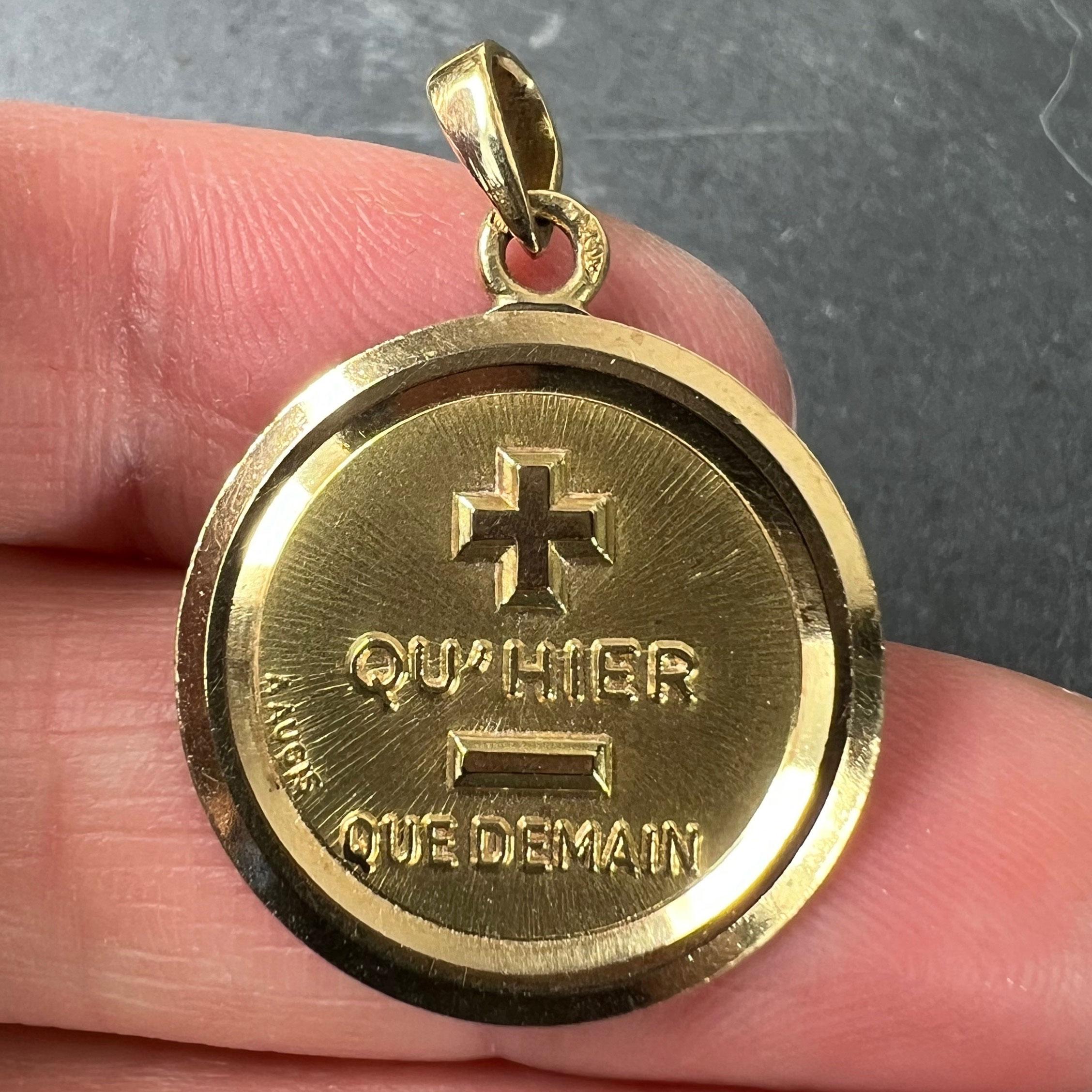 Vintage Augis More than Yesterday 18K Gelbgold Love Charm Anhänger, Vintage im Angebot 1